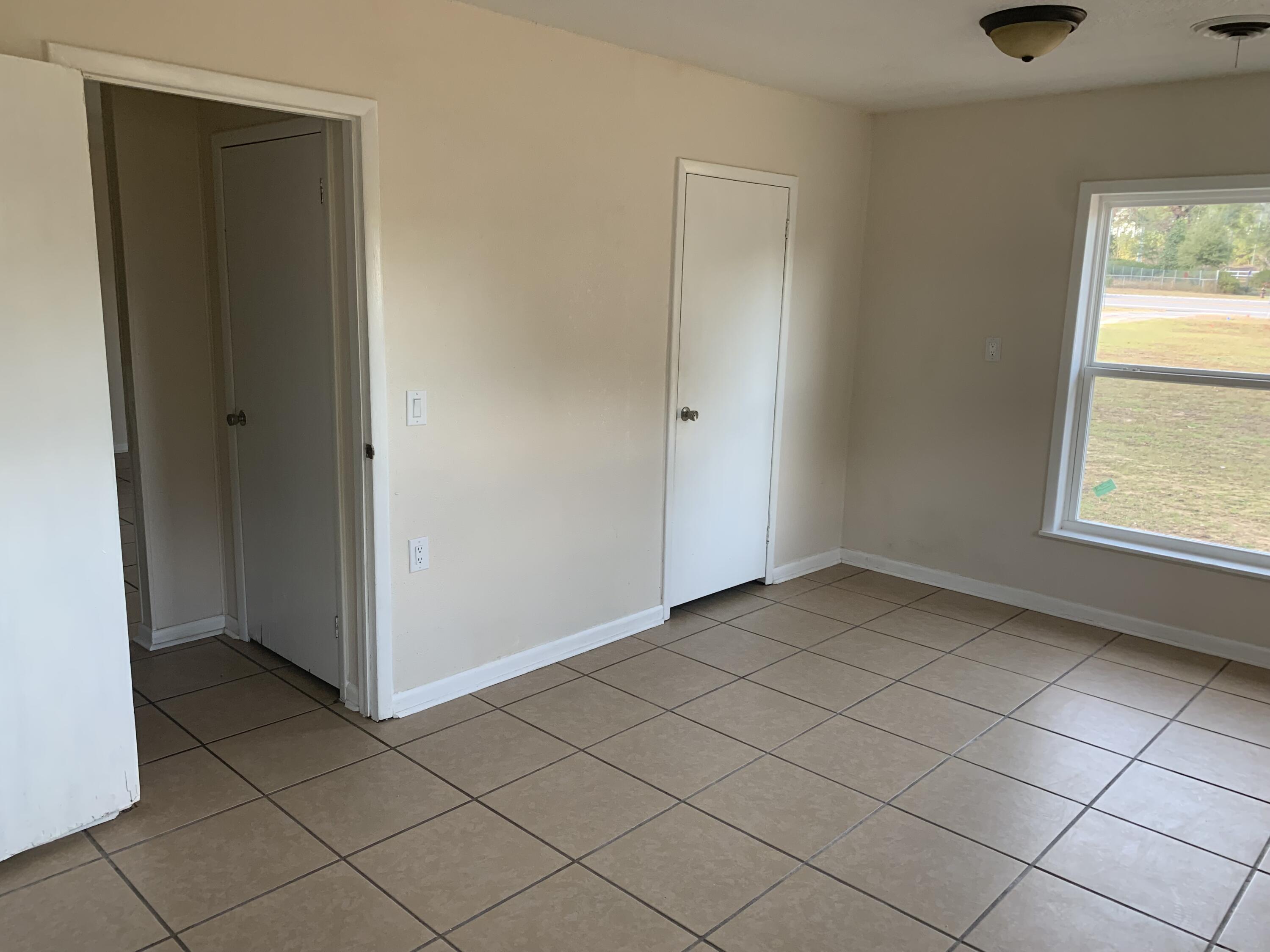 METES & BOUNDS - Residential Lease