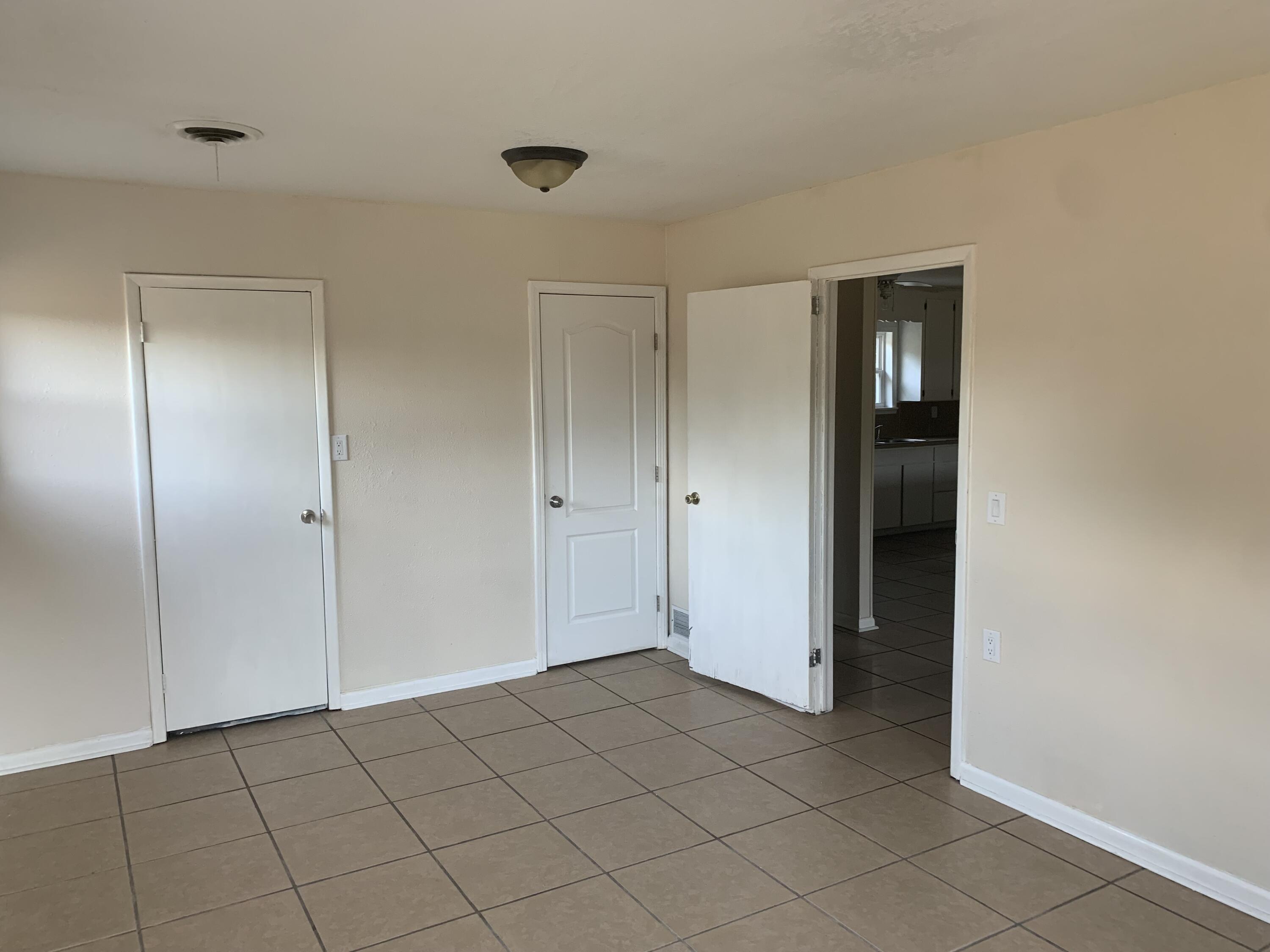 METES & BOUNDS - Residential Lease