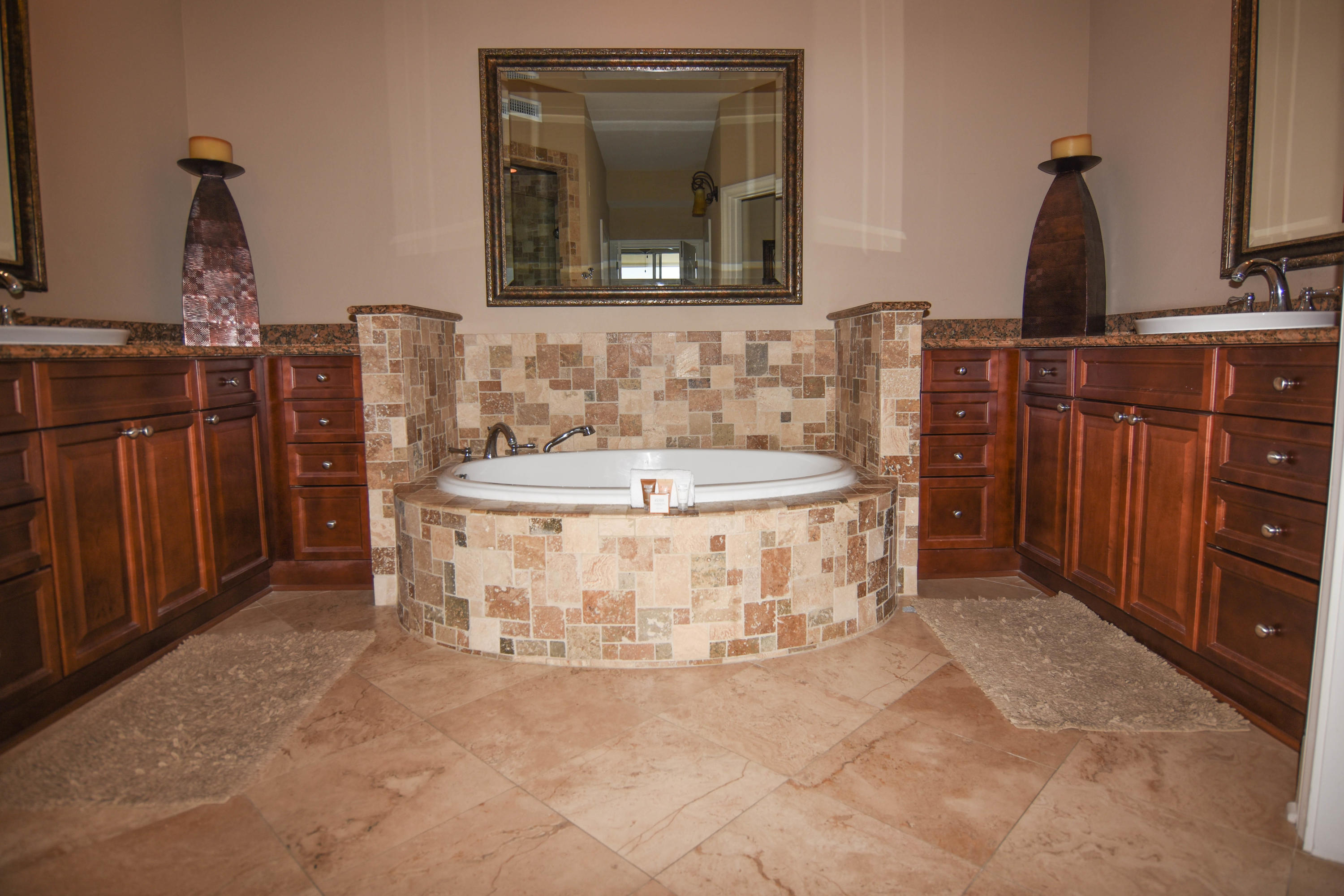 BELLA RIVA - Residential