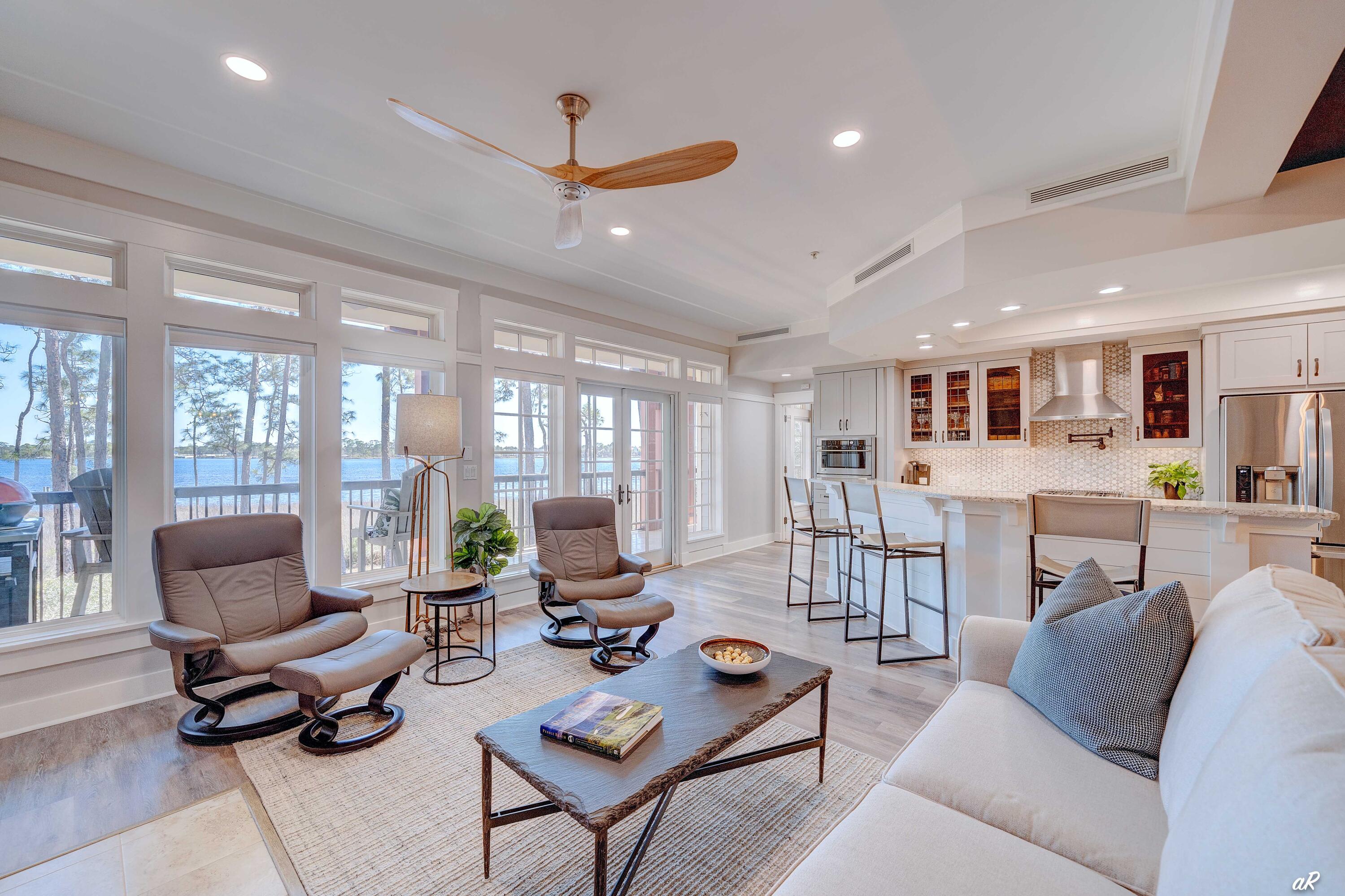 LAKESIDE LODGE AT PROSPECT POINT - Residential
