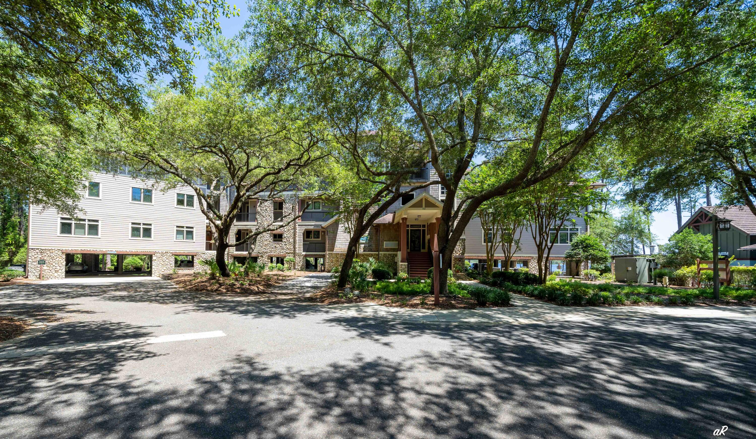 LAKESIDE LODGE AT PROSPECT POINT - Residential