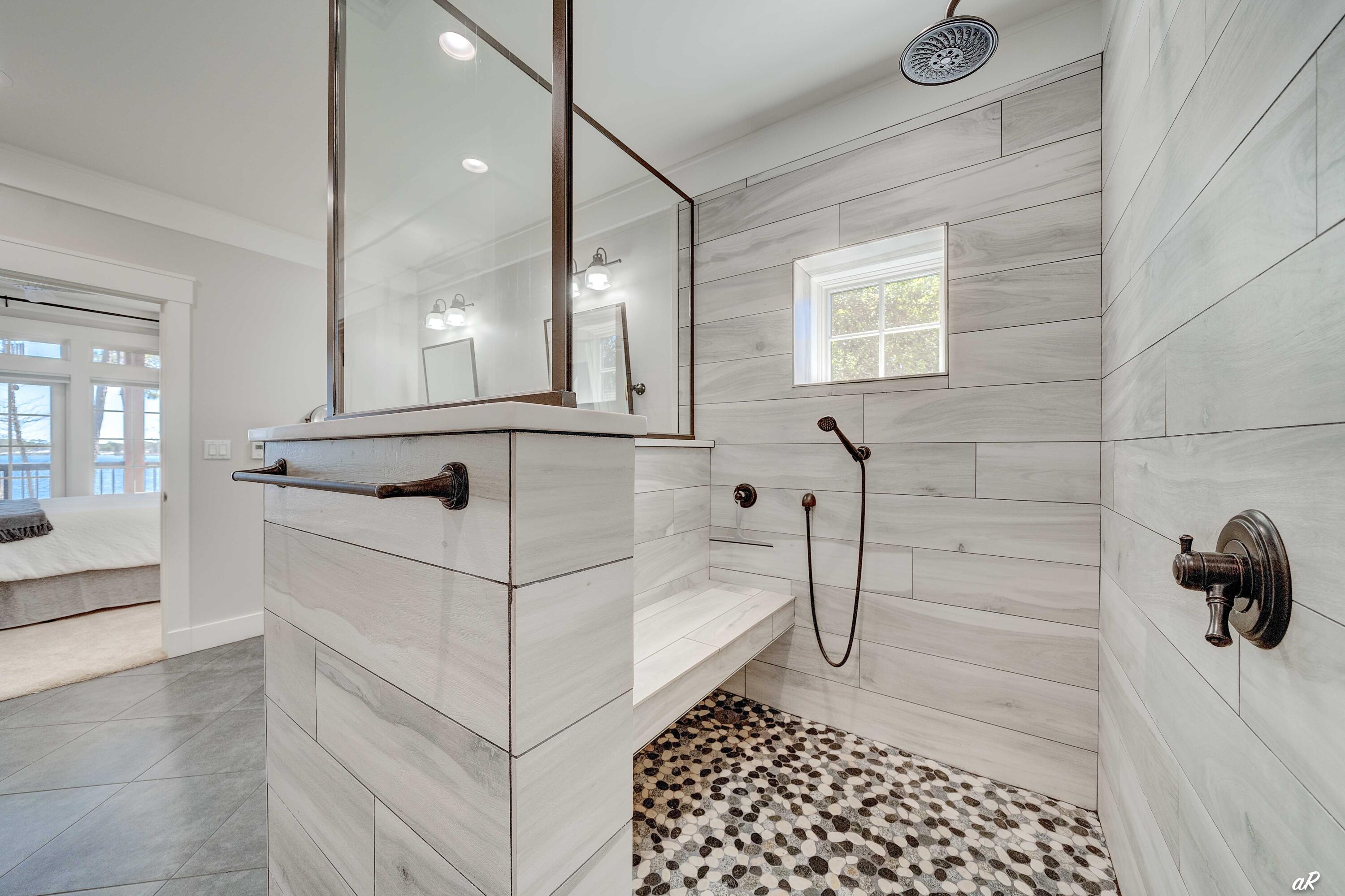 LAKESIDE LODGE AT PROSPECT POINT - Residential