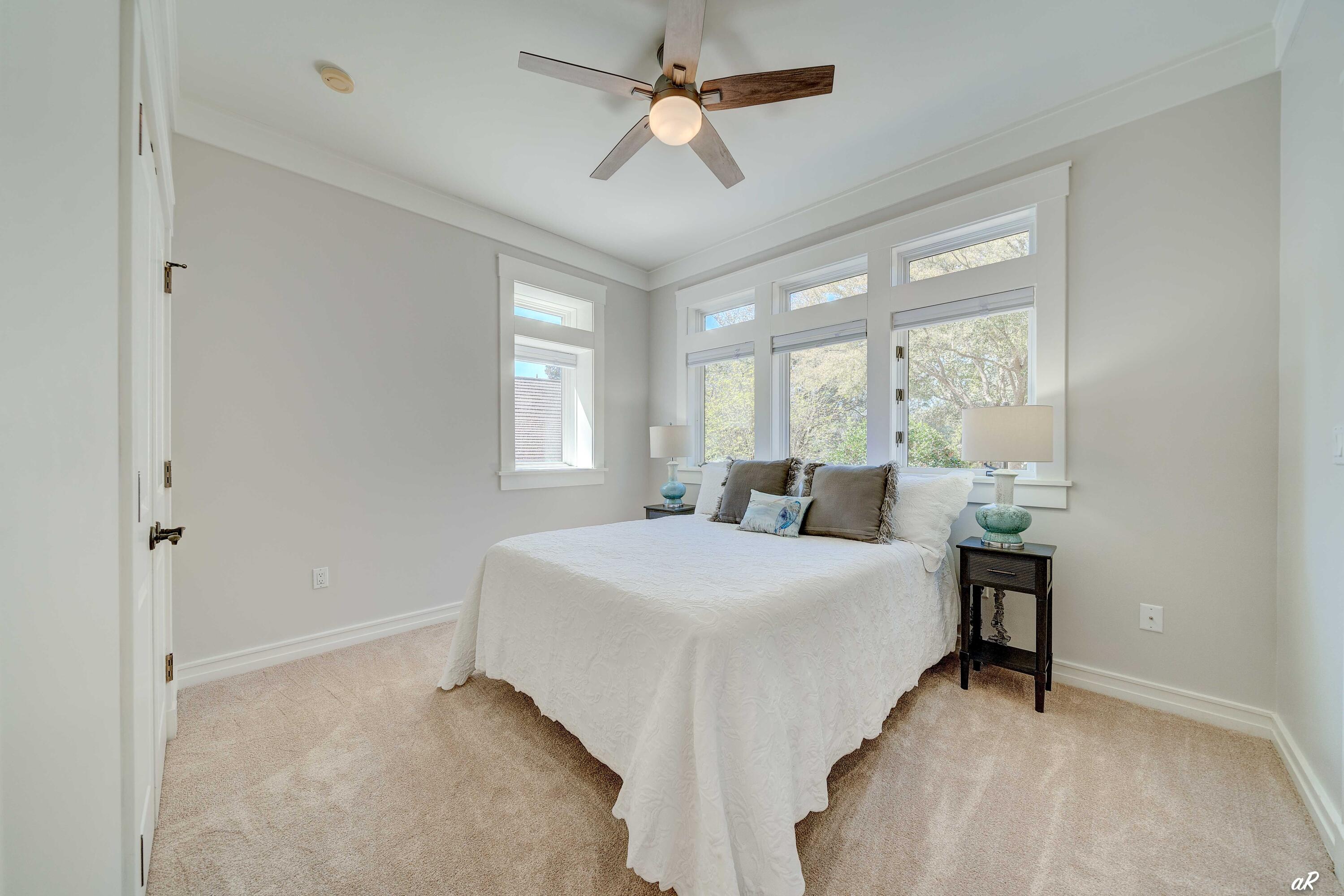 LAKESIDE LODGE AT PROSPECT POINT - Residential