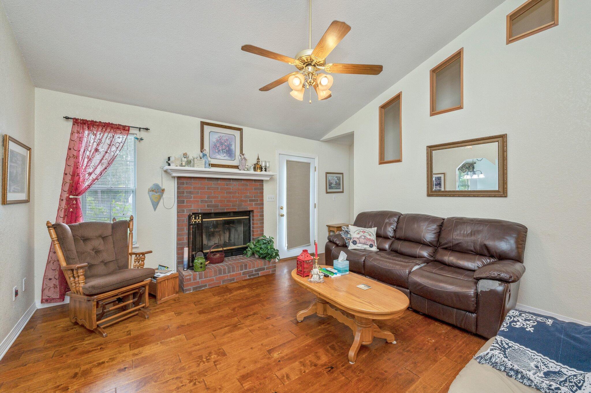 NORTHVIEW ESTATES 3RD ADDN - Residential