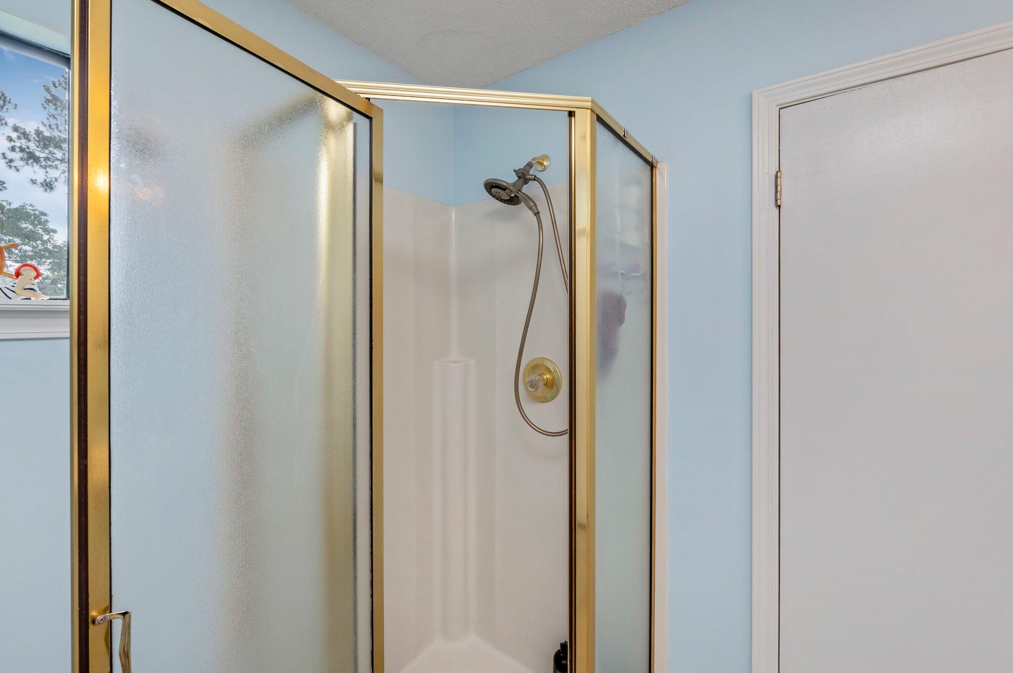 NORTHVIEW ESTATES 3RD ADDN - Residential