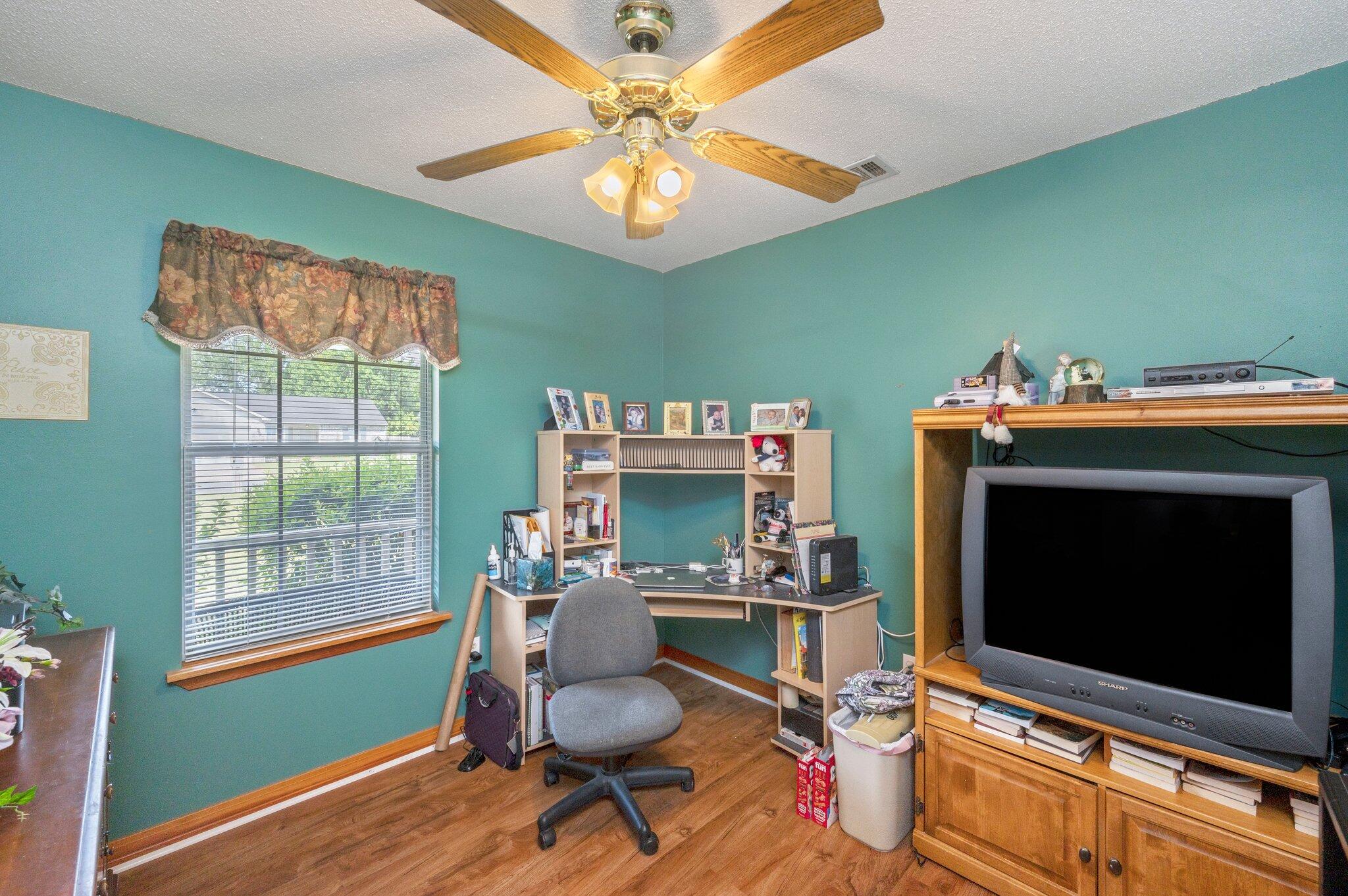 NORTHVIEW ESTATES 3RD ADDN - Residential