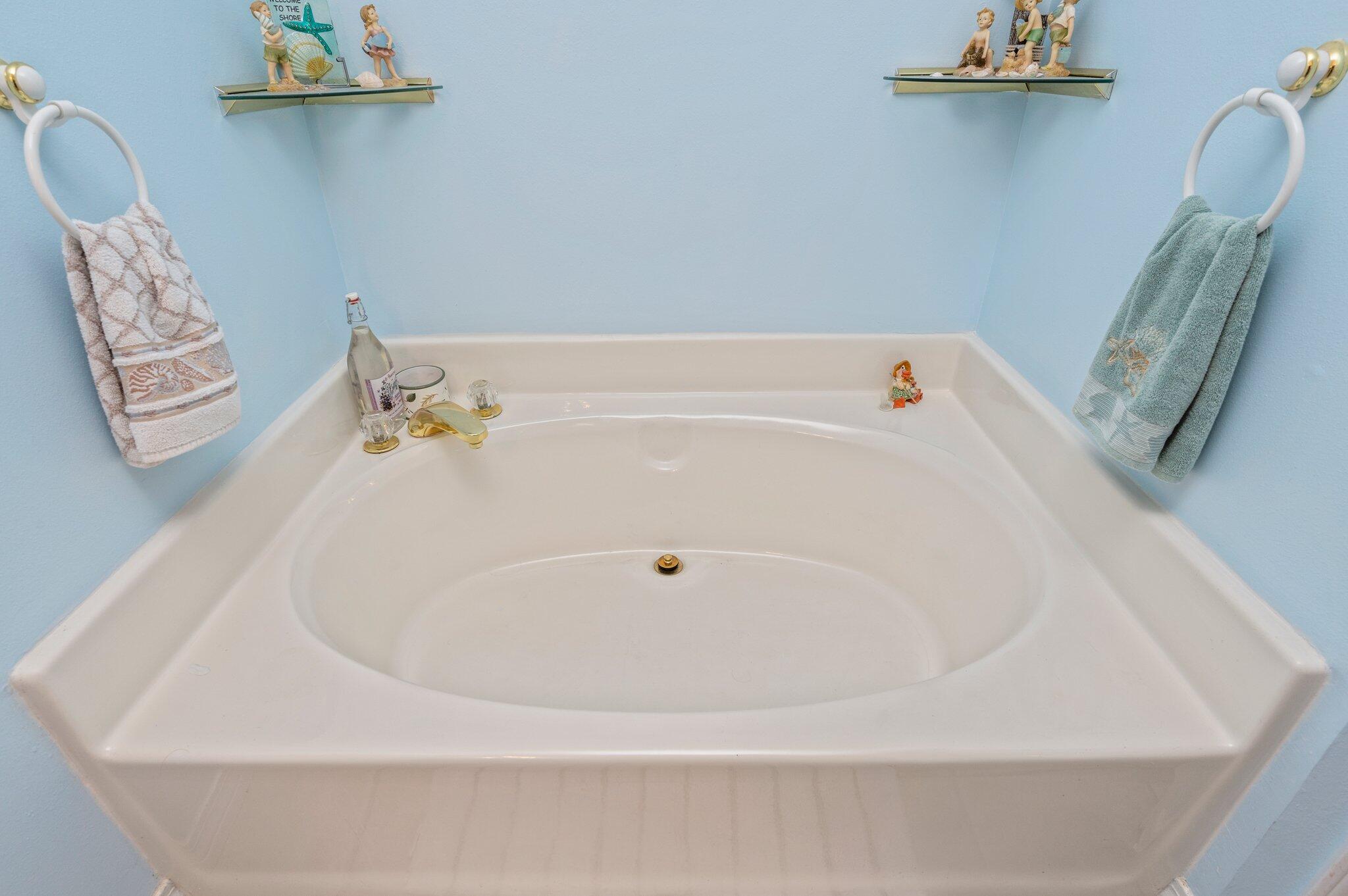 NORTHVIEW ESTATES 3RD ADDN - Residential