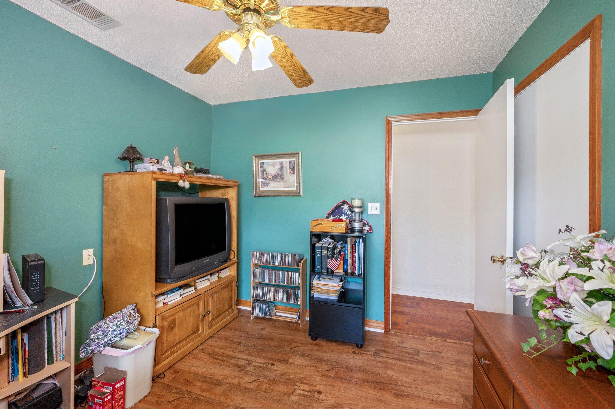 NORTHVIEW ESTATES 3RD ADDN - Residential