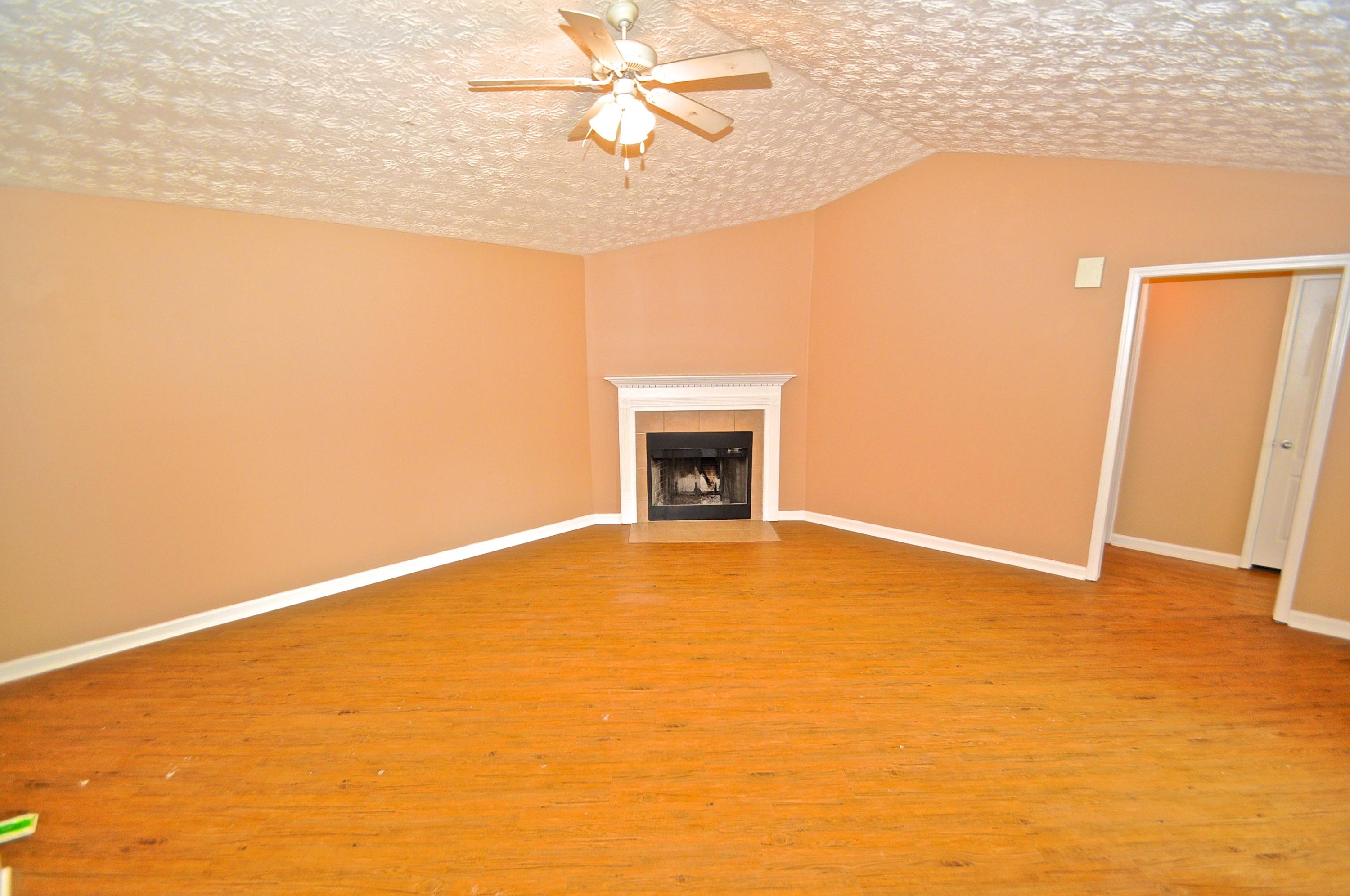 BRANDON OAKS - Residential Lease