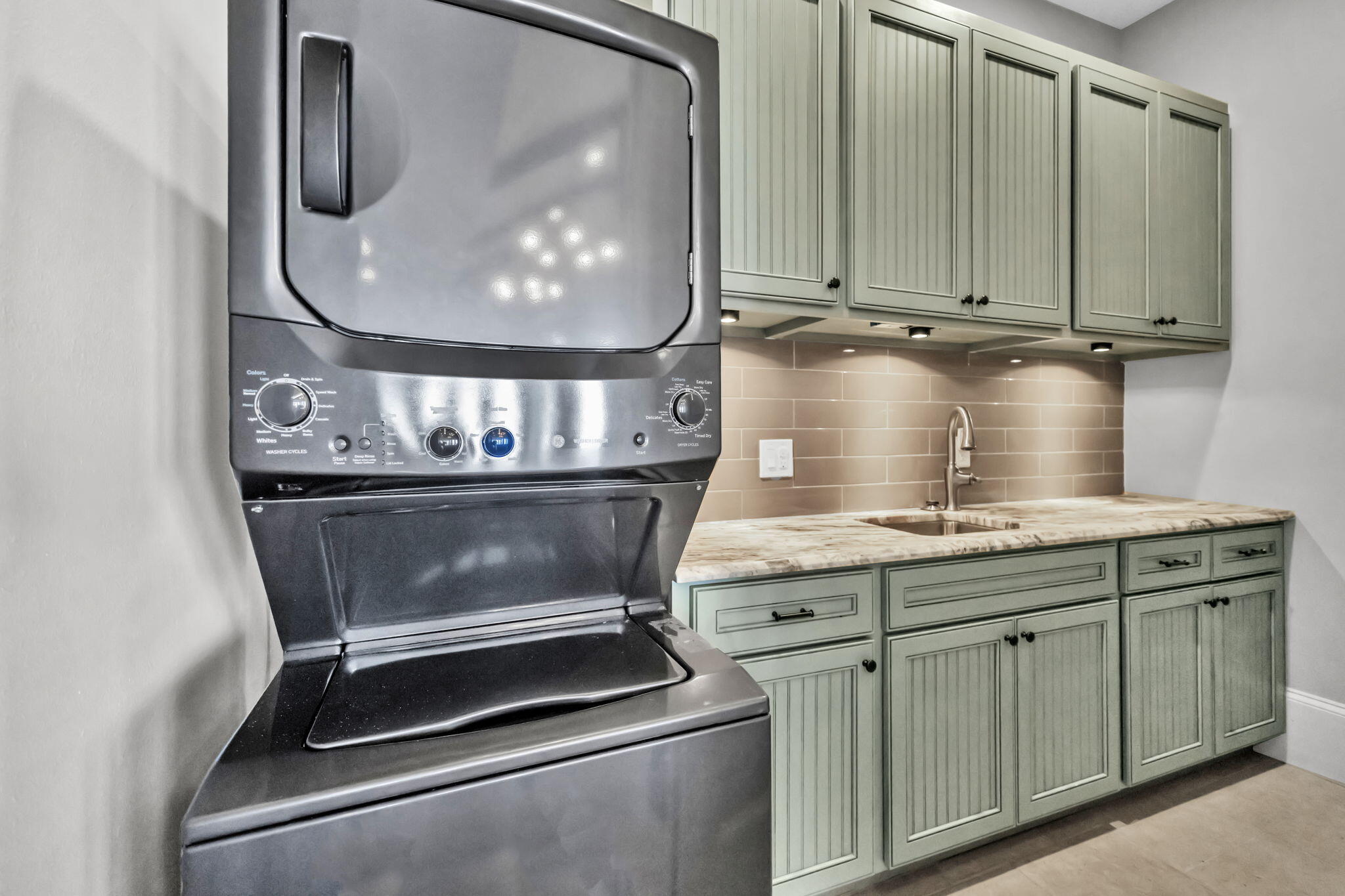 BURNT PINE - Residential