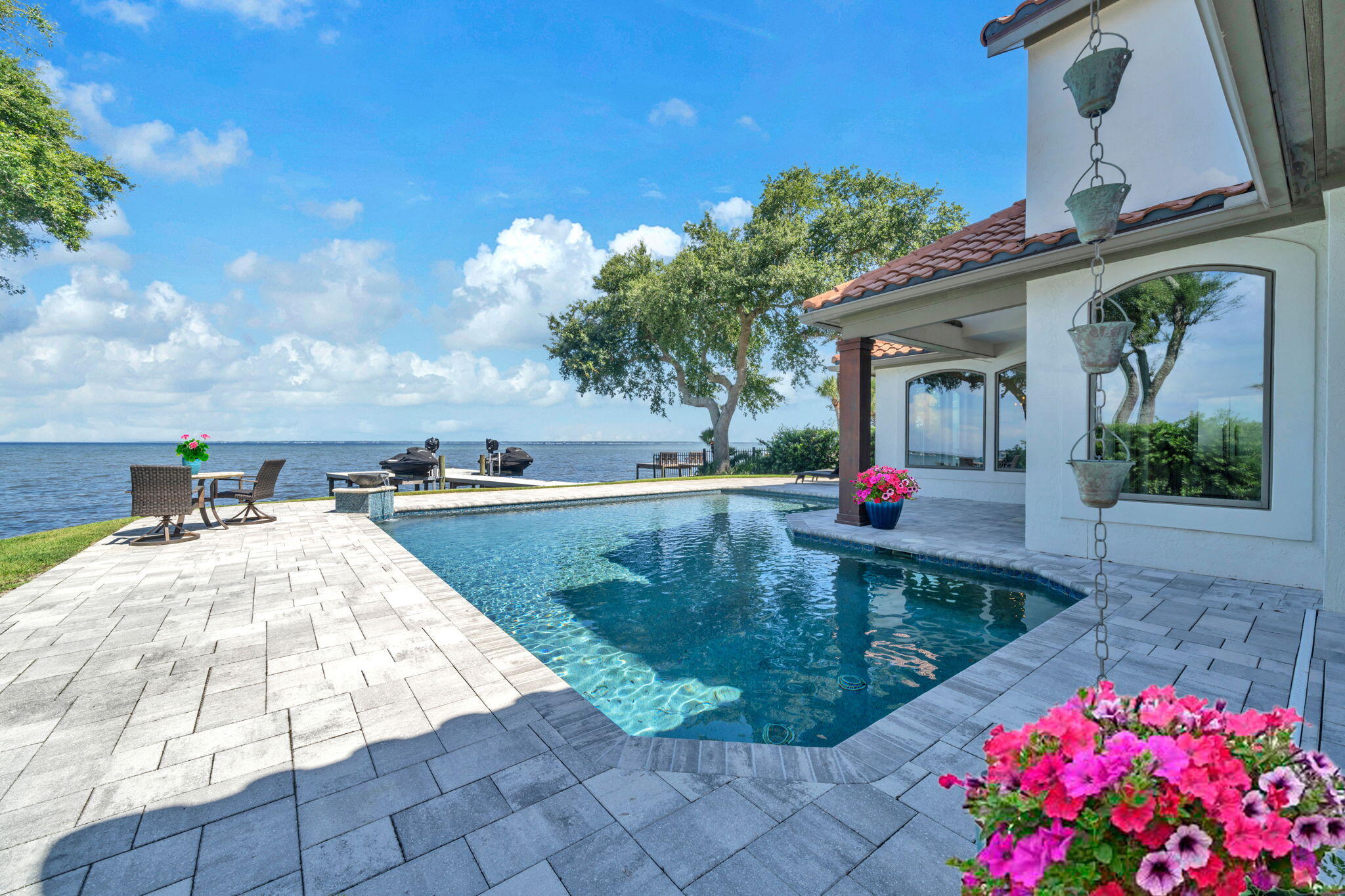 BURNT PINE - Residential