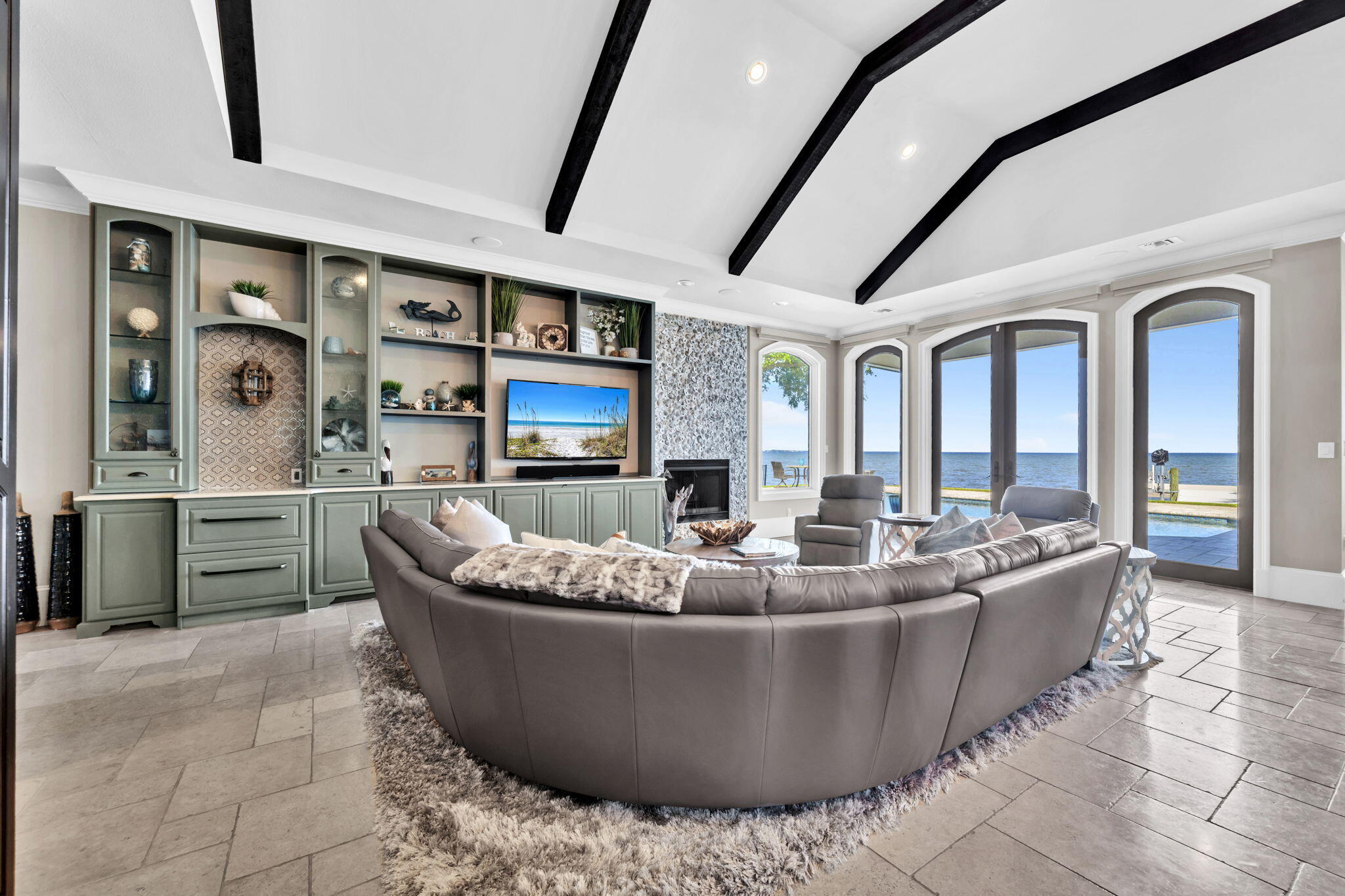 BURNT PINE - Residential