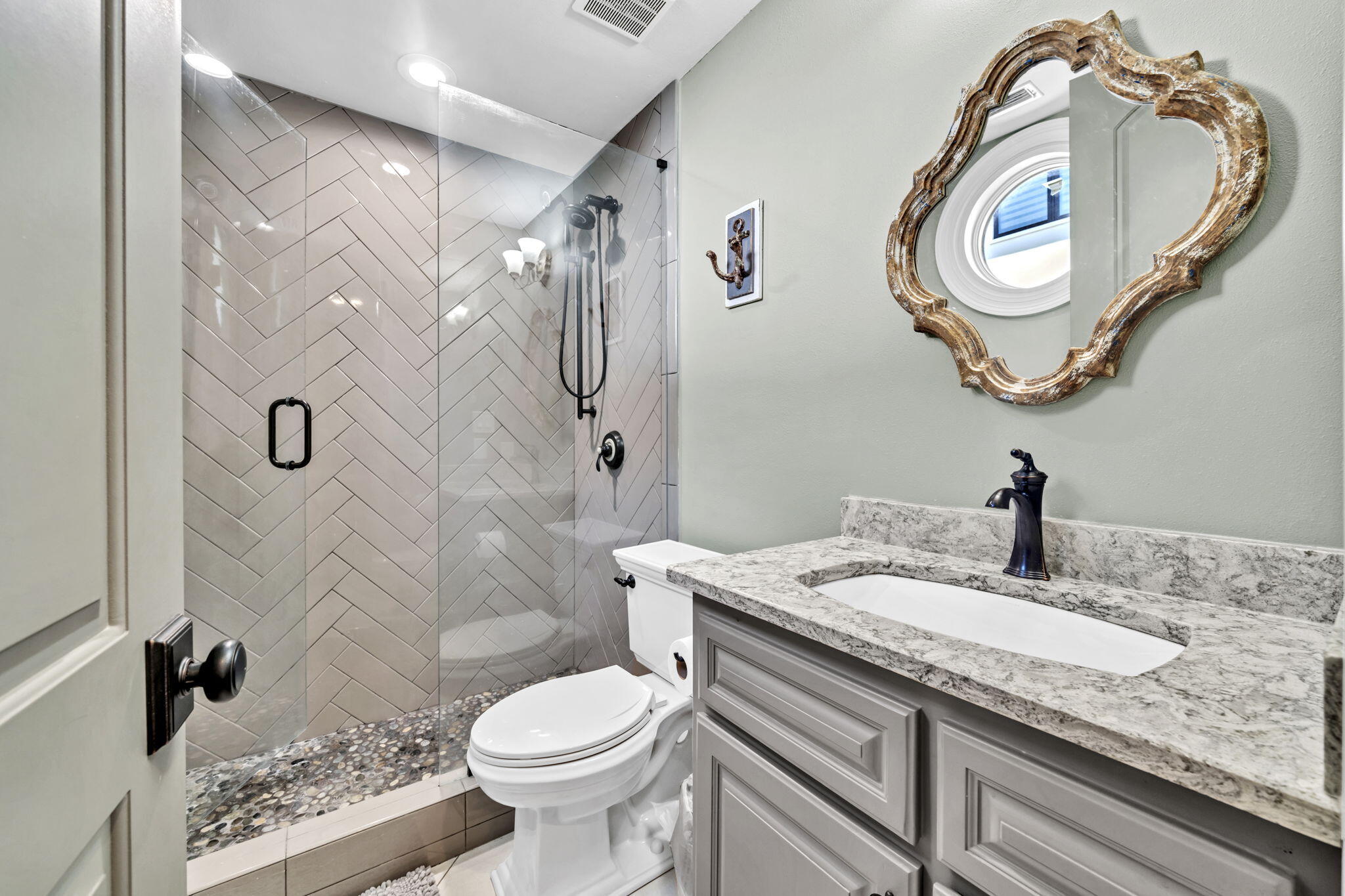 BURNT PINE - Residential