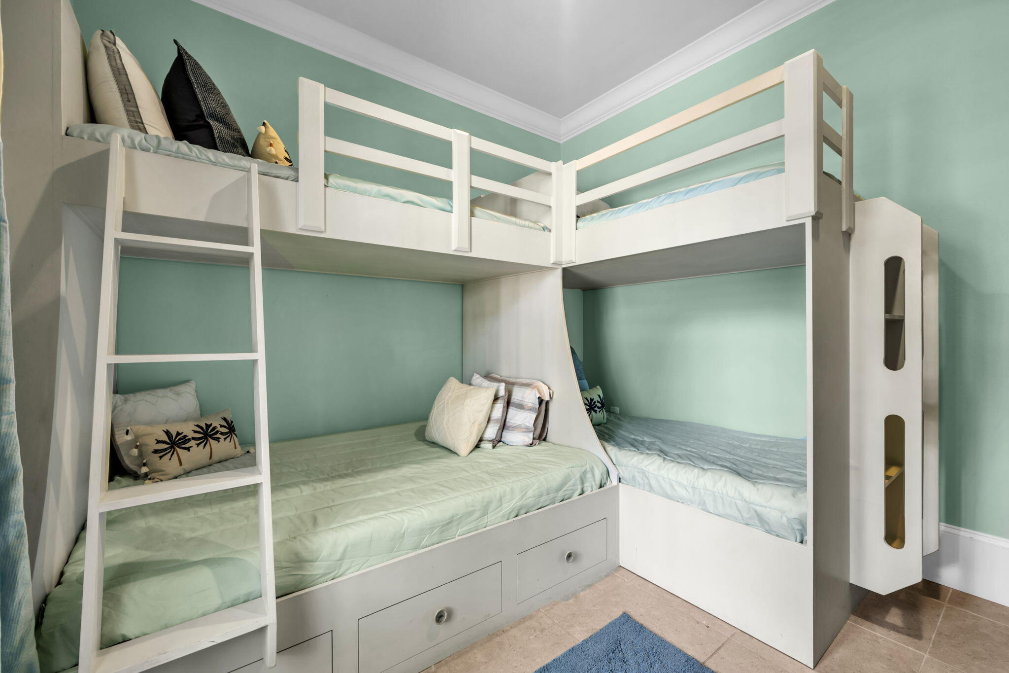 BURNT PINE - Residential