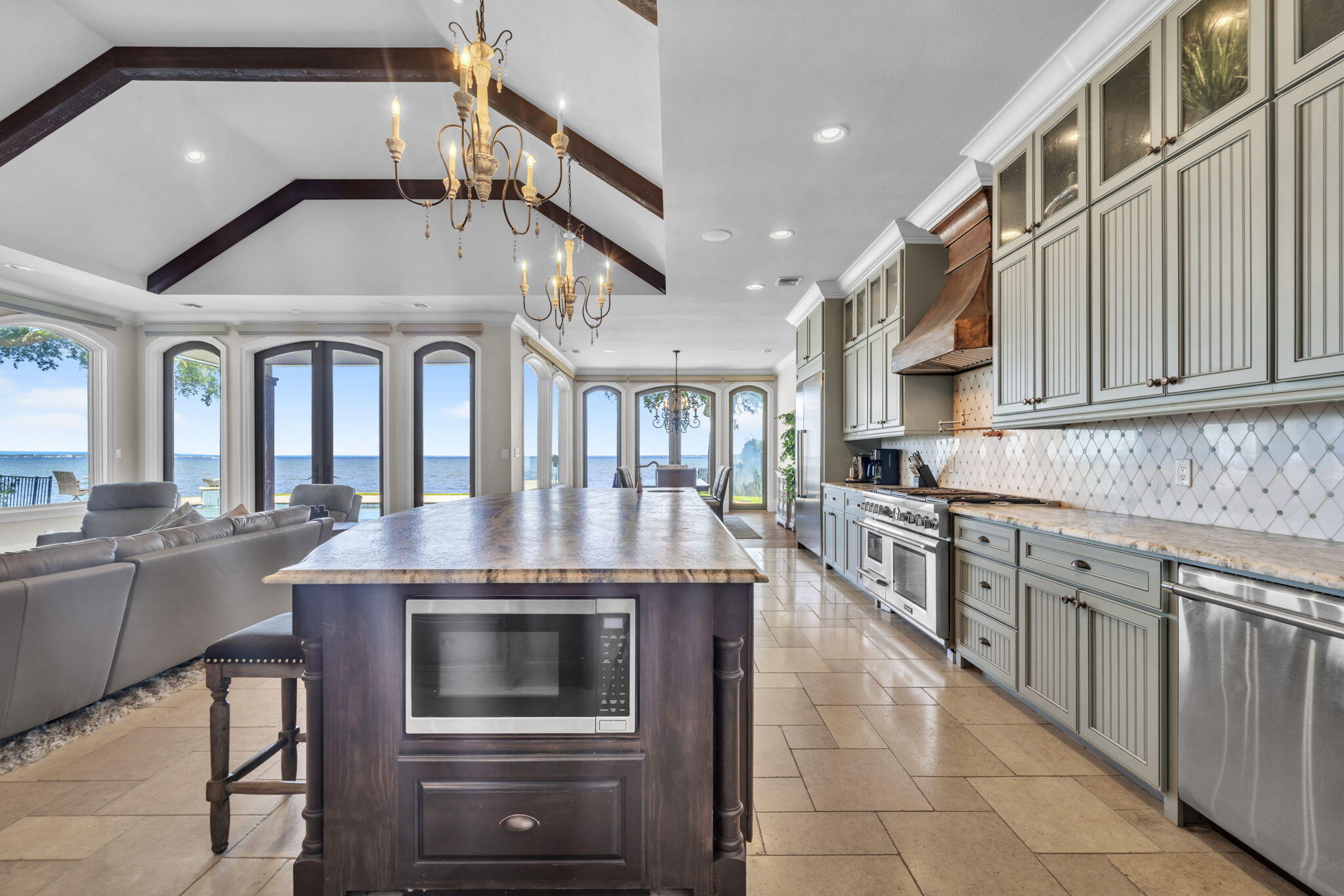 BURNT PINE - Residential