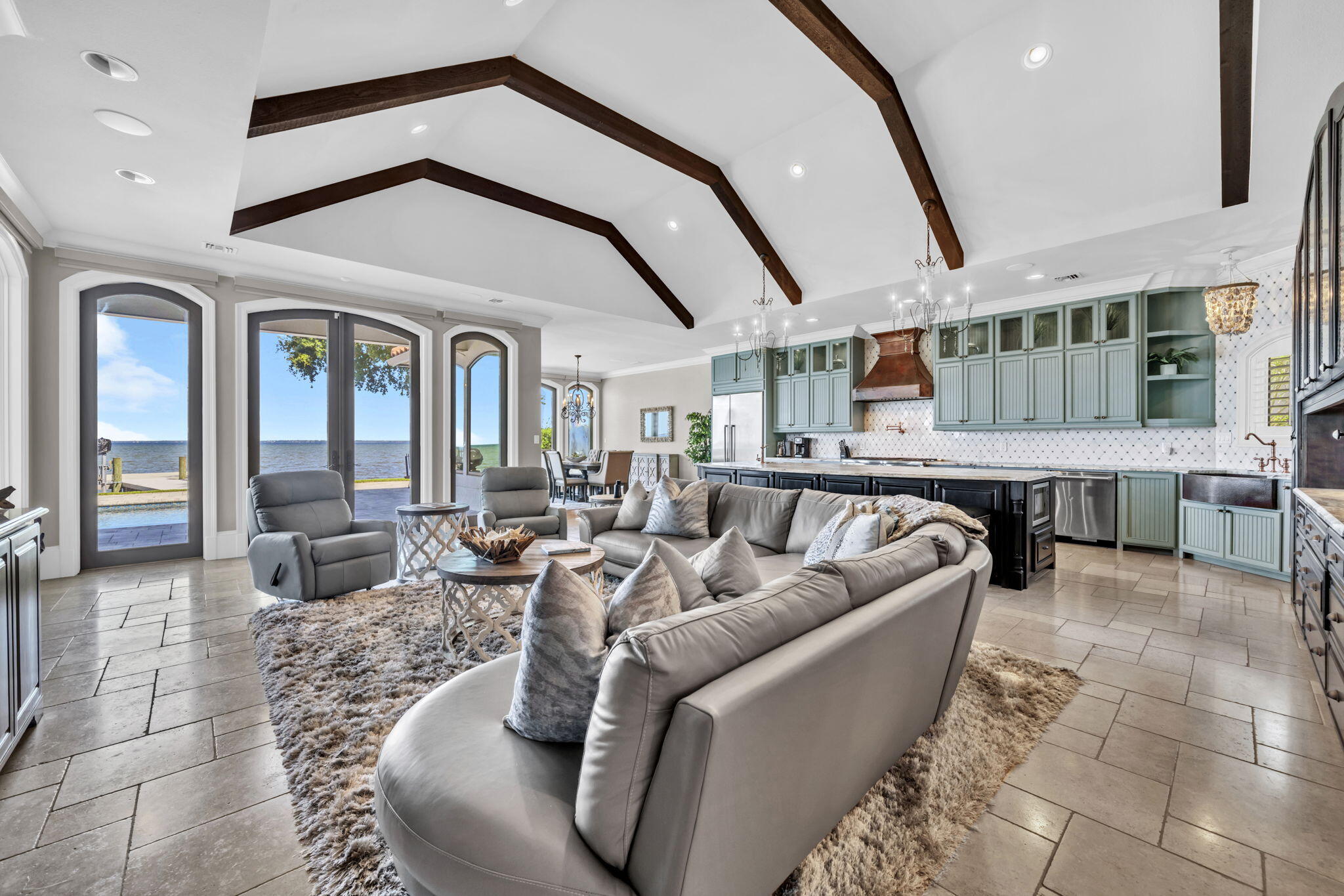 BURNT PINE - Residential