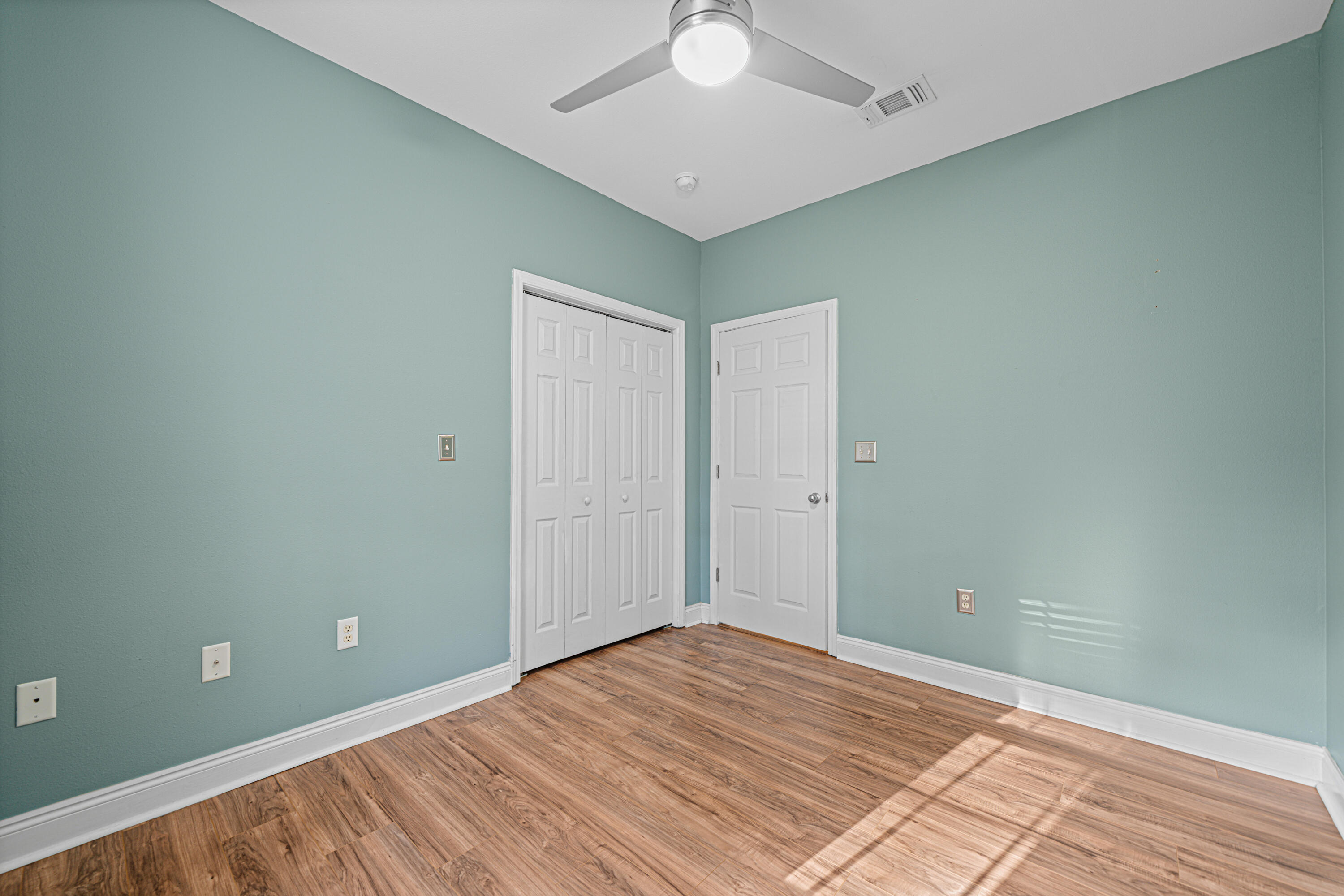 CREEKSIDE - Residential