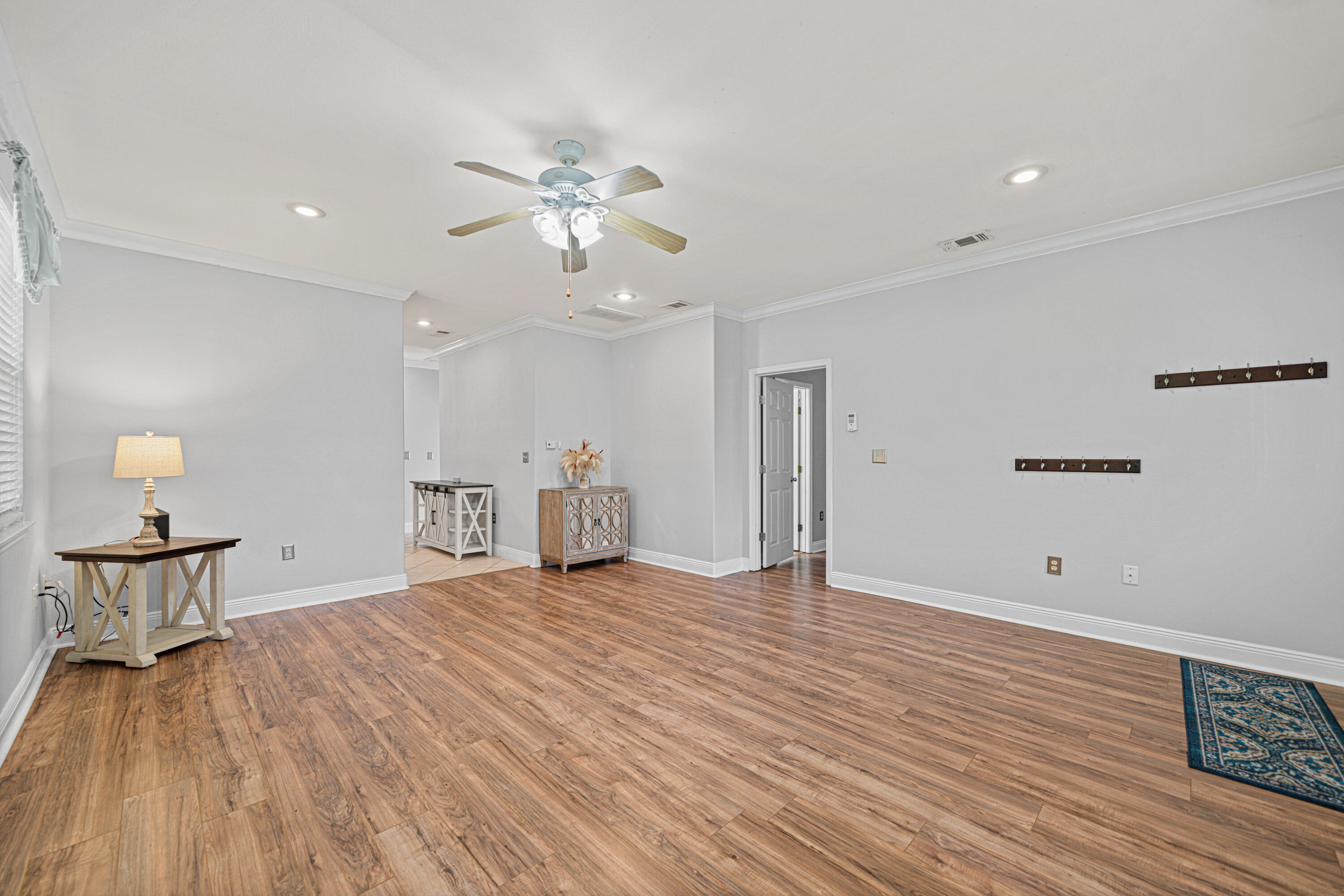 CREEKSIDE - Residential