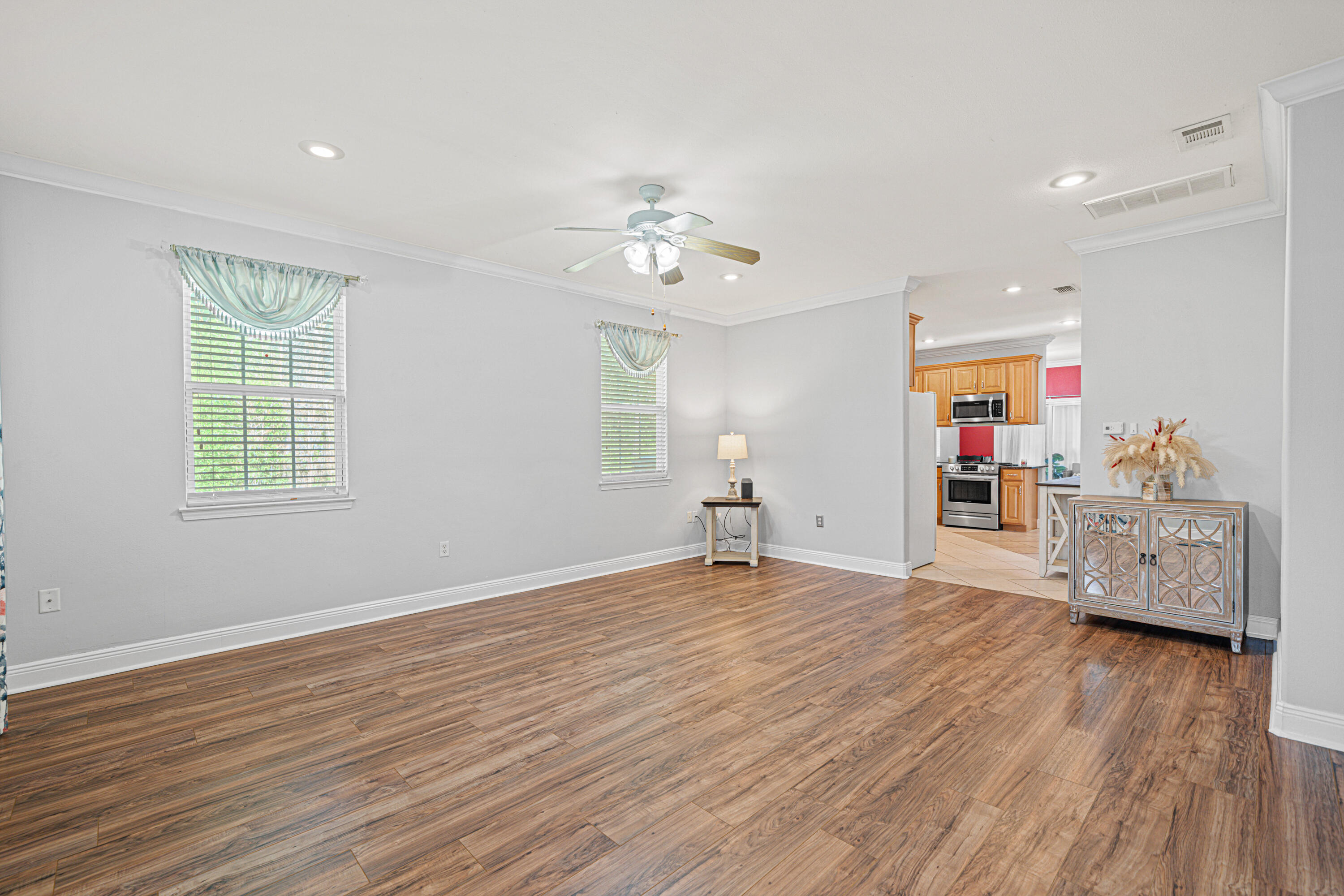 CREEKSIDE - Residential