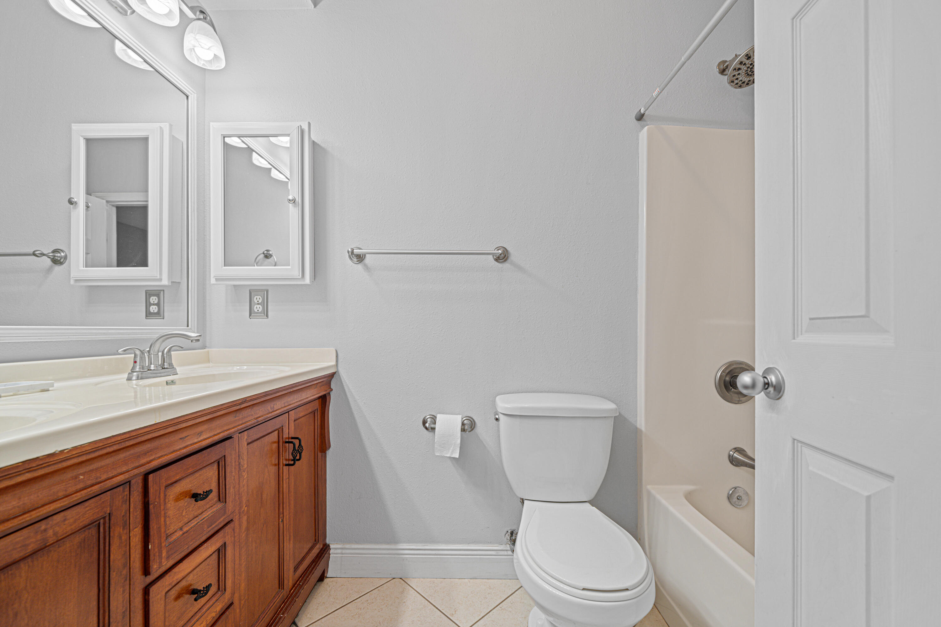 CREEKSIDE - Residential