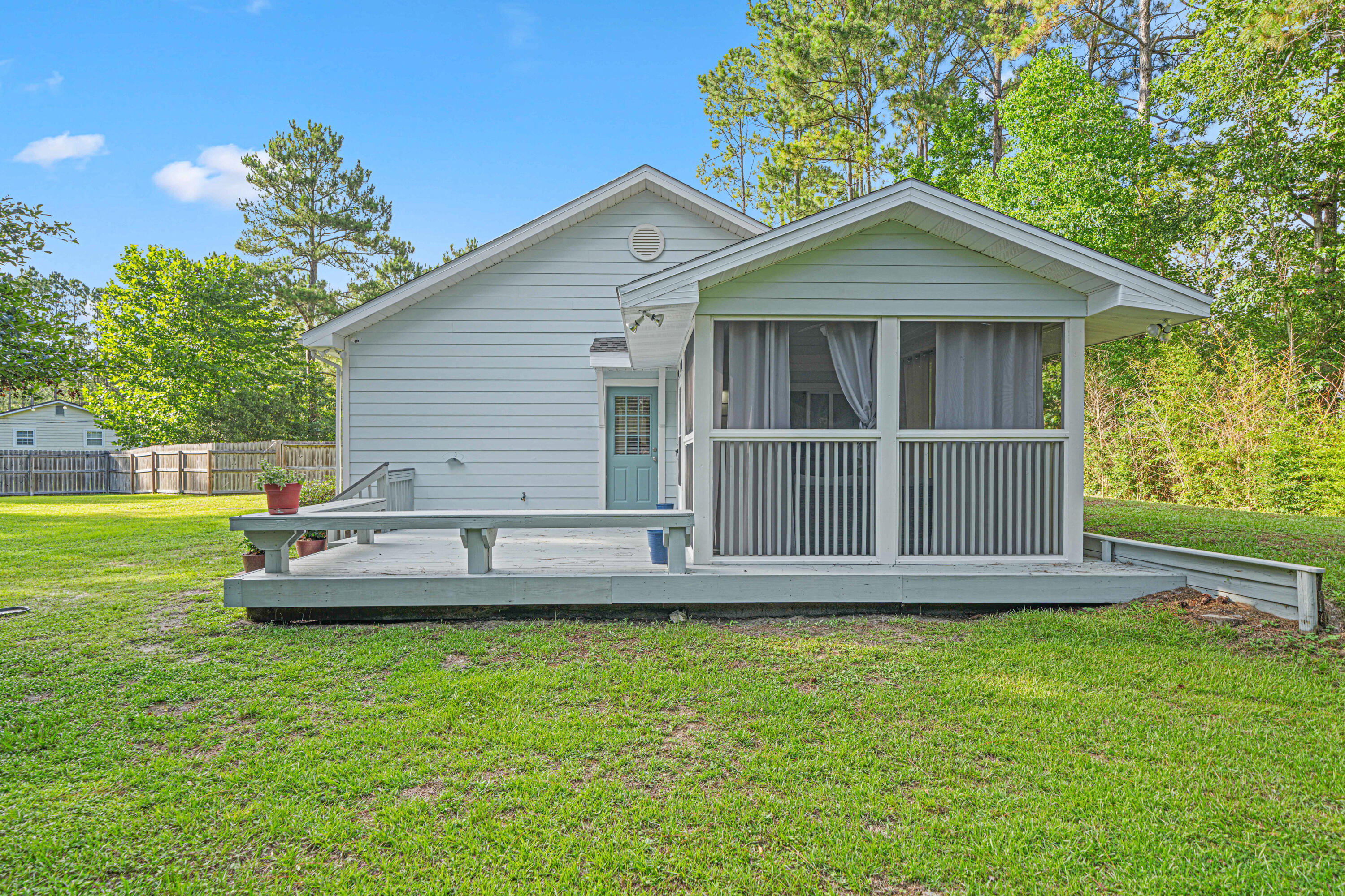 CREEKSIDE - Residential