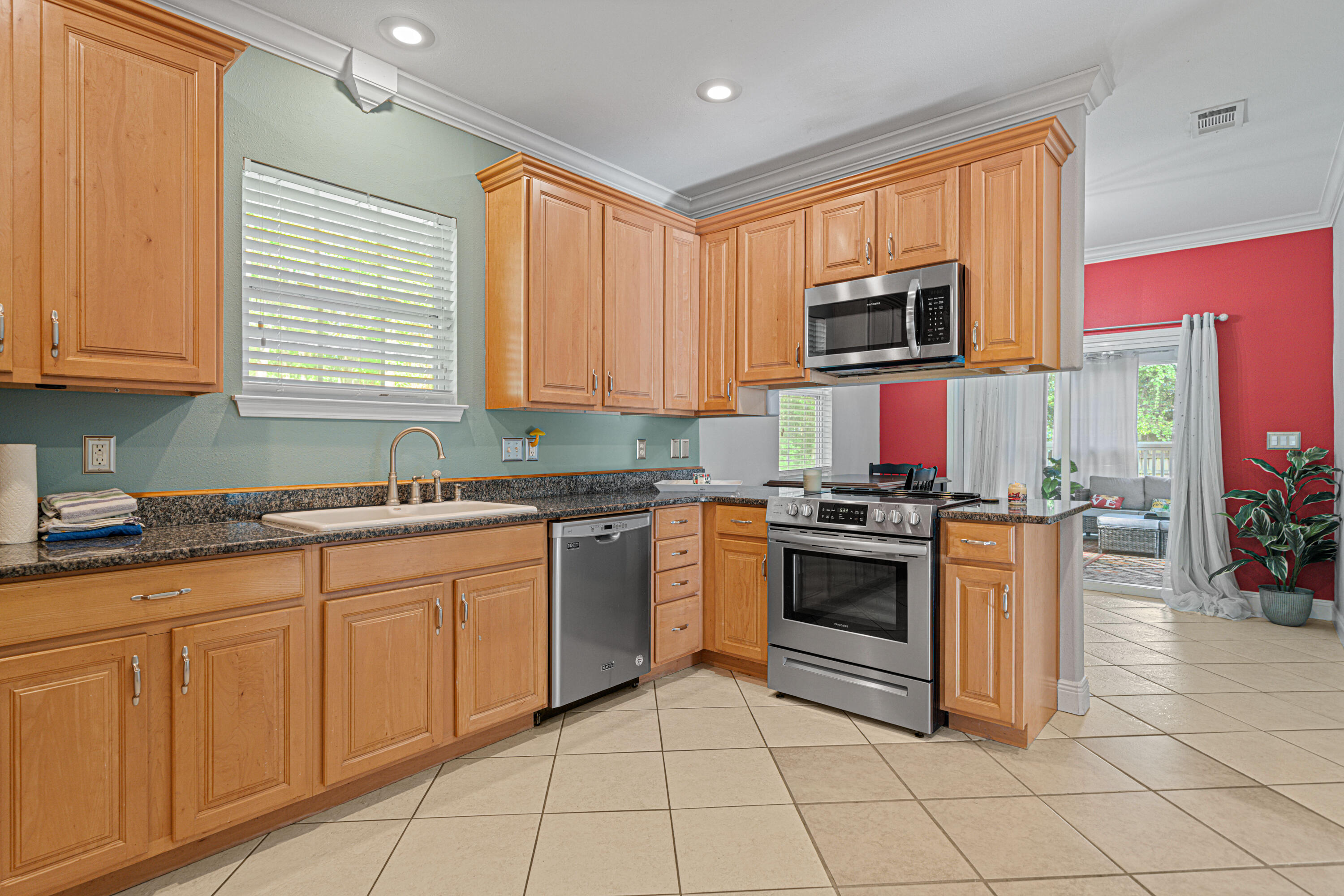 CREEKSIDE - Residential