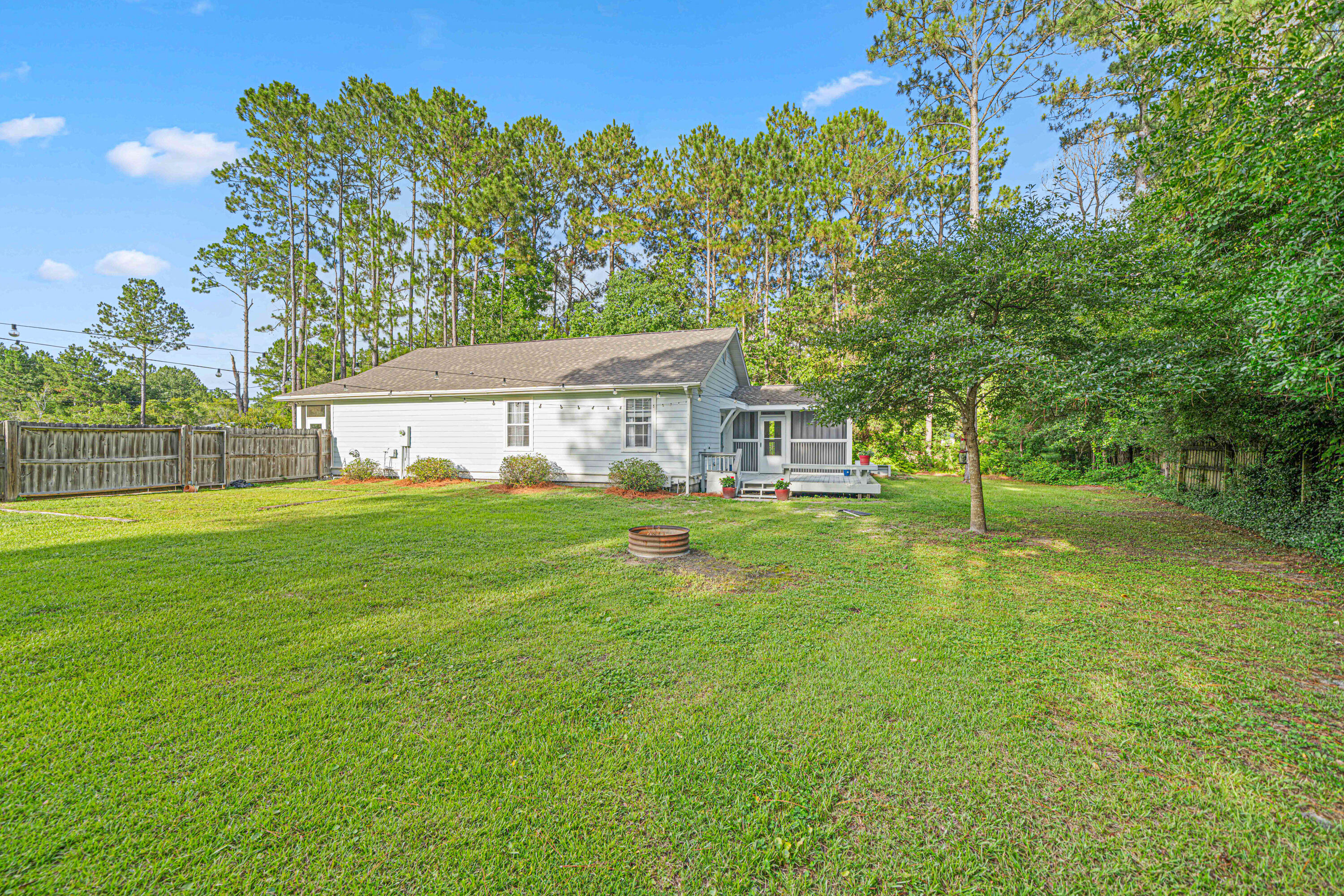 CREEKSIDE - Residential