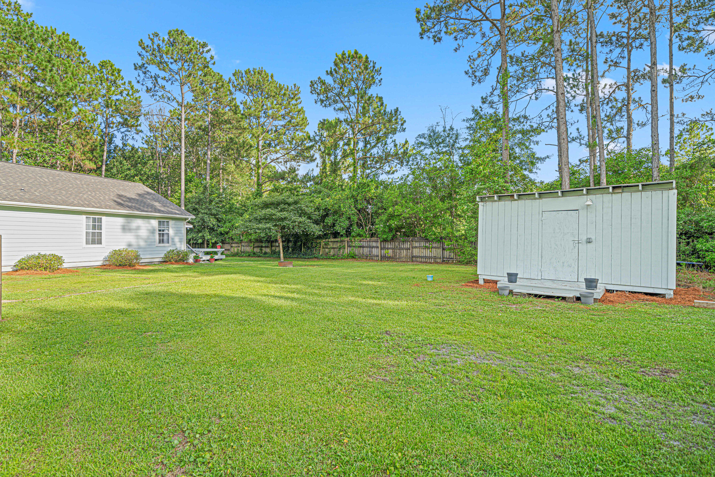 CREEKSIDE - Residential