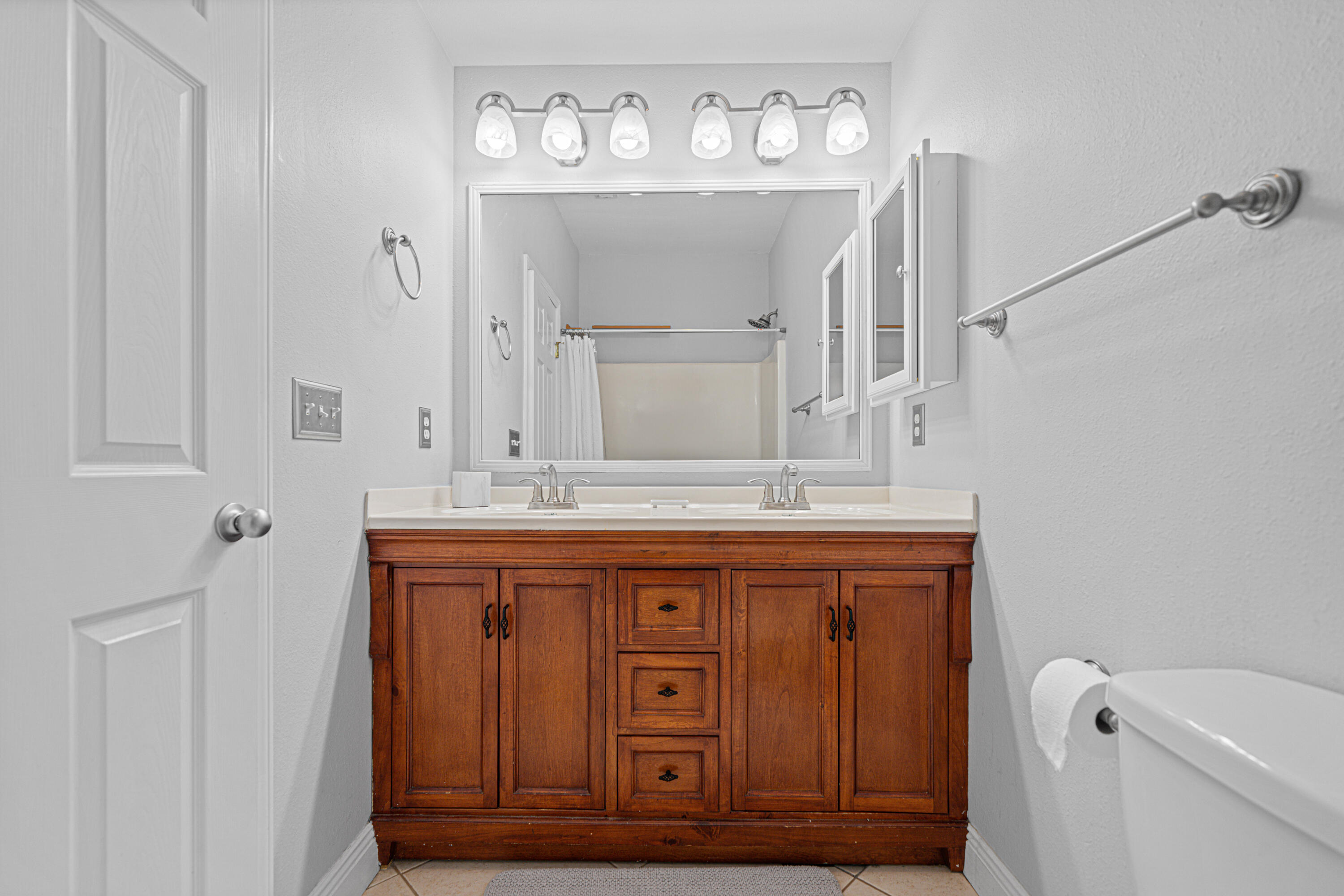 CREEKSIDE - Residential