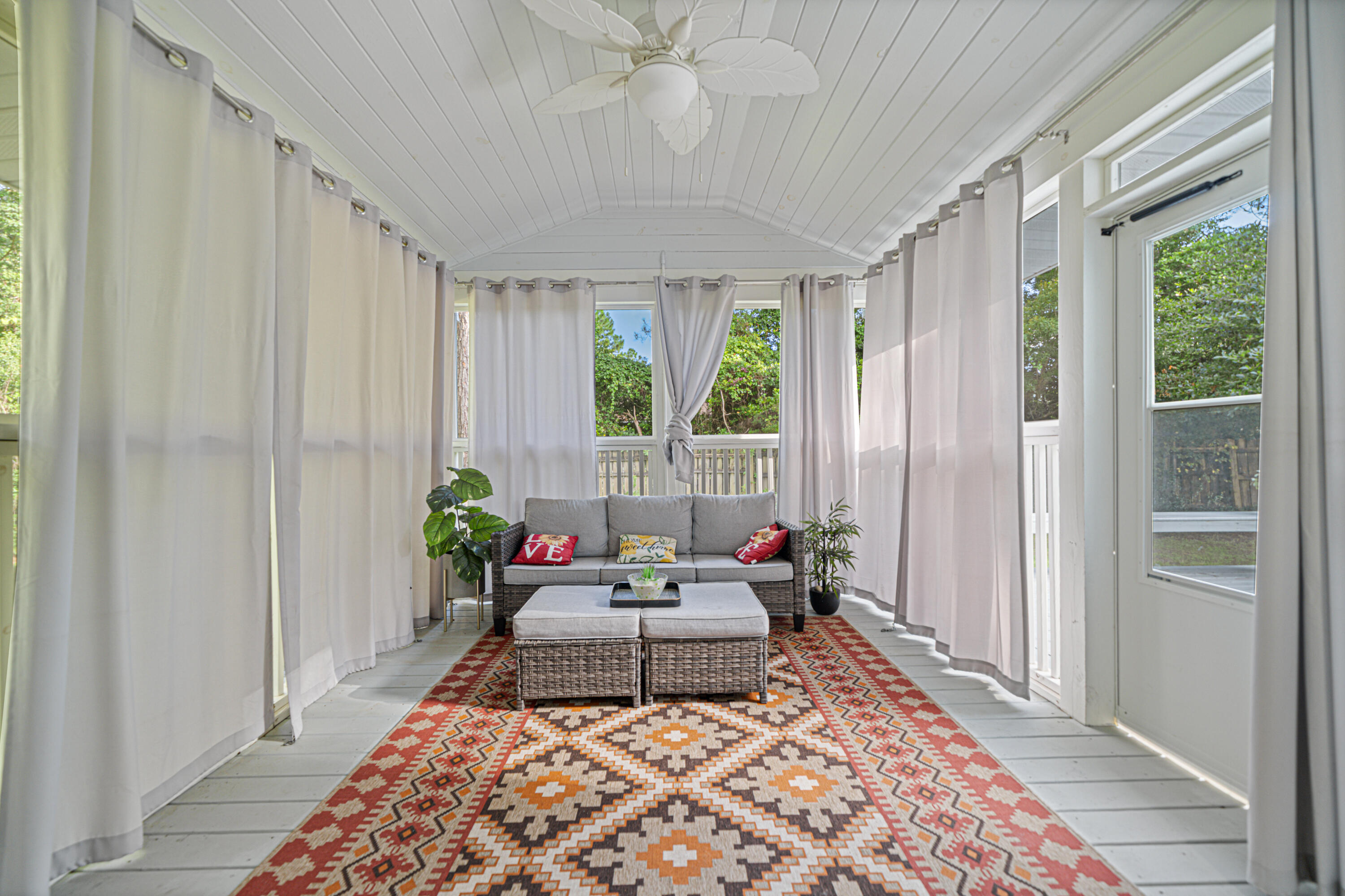 CREEKSIDE - Residential