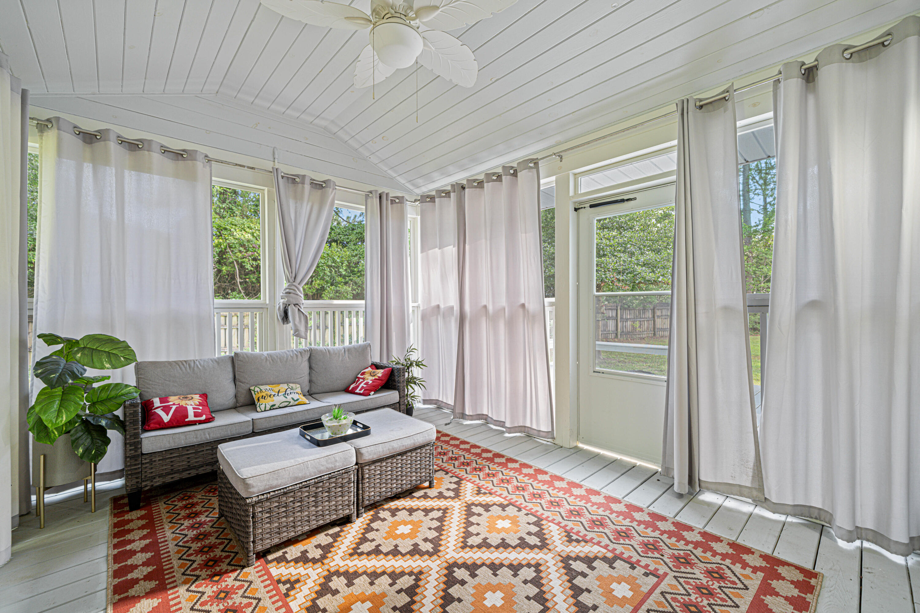 CREEKSIDE - Residential