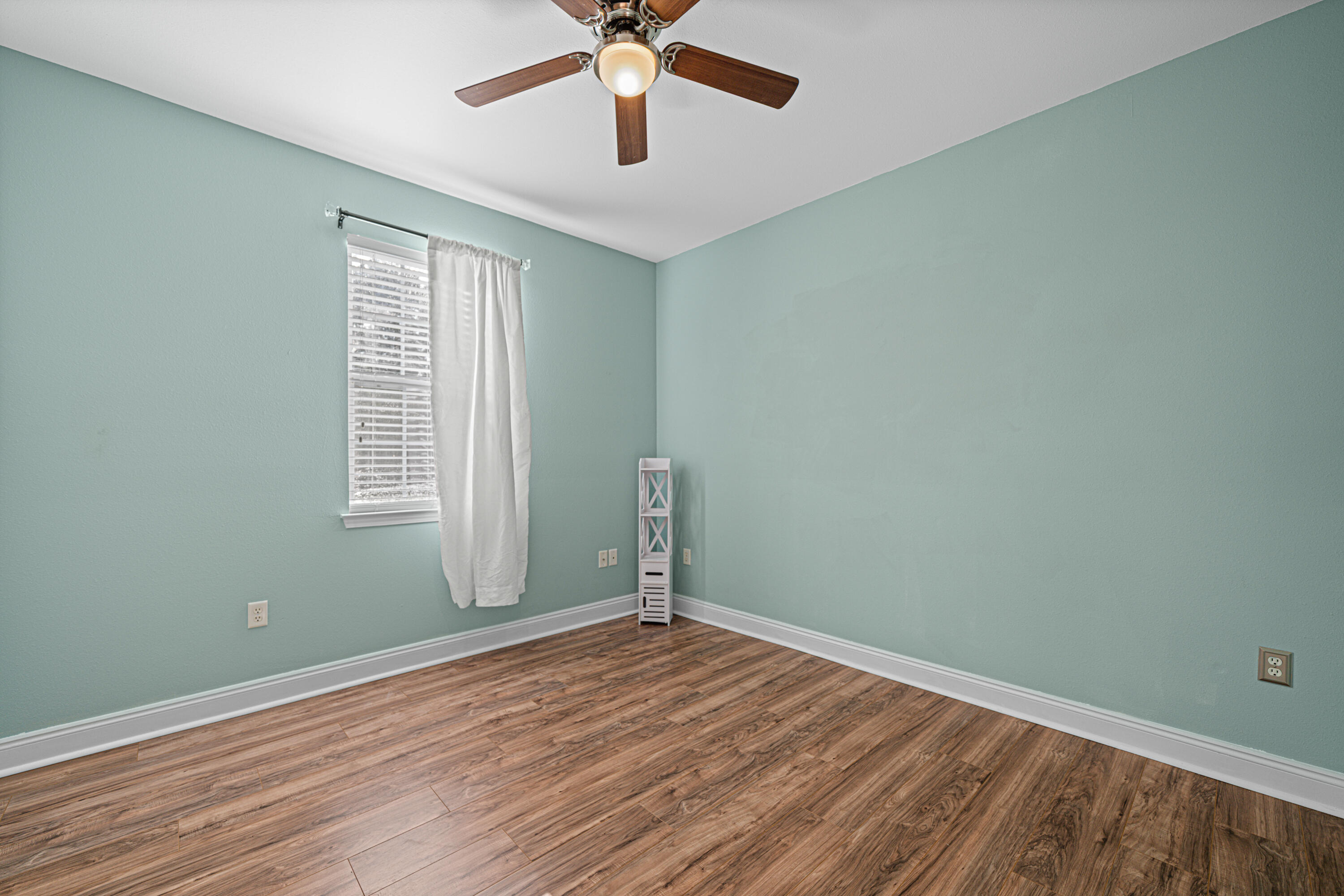 CREEKSIDE - Residential