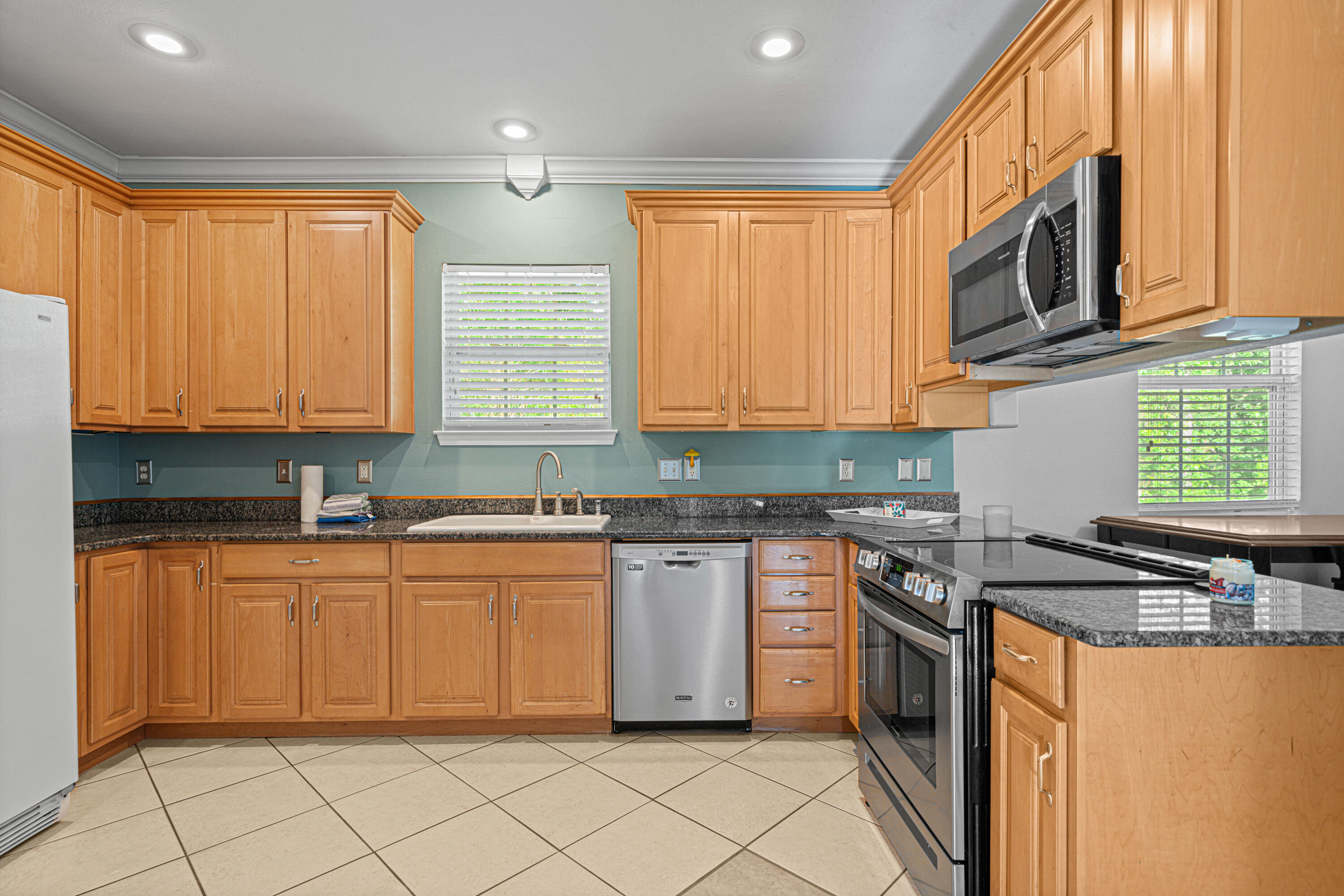 CREEKSIDE - Residential