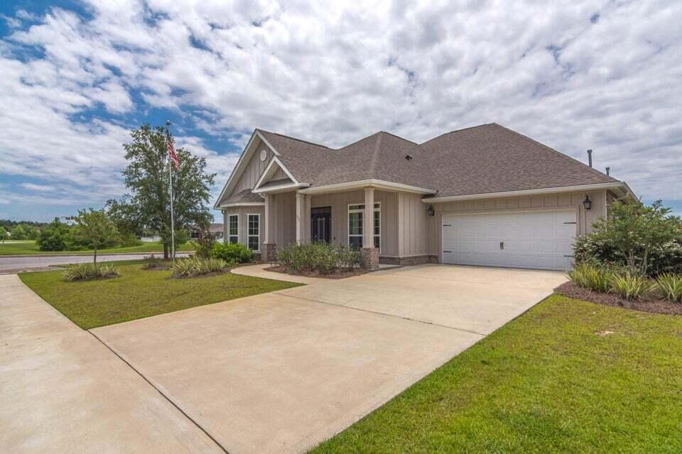 HAMMOCK BAY - Residential Lease