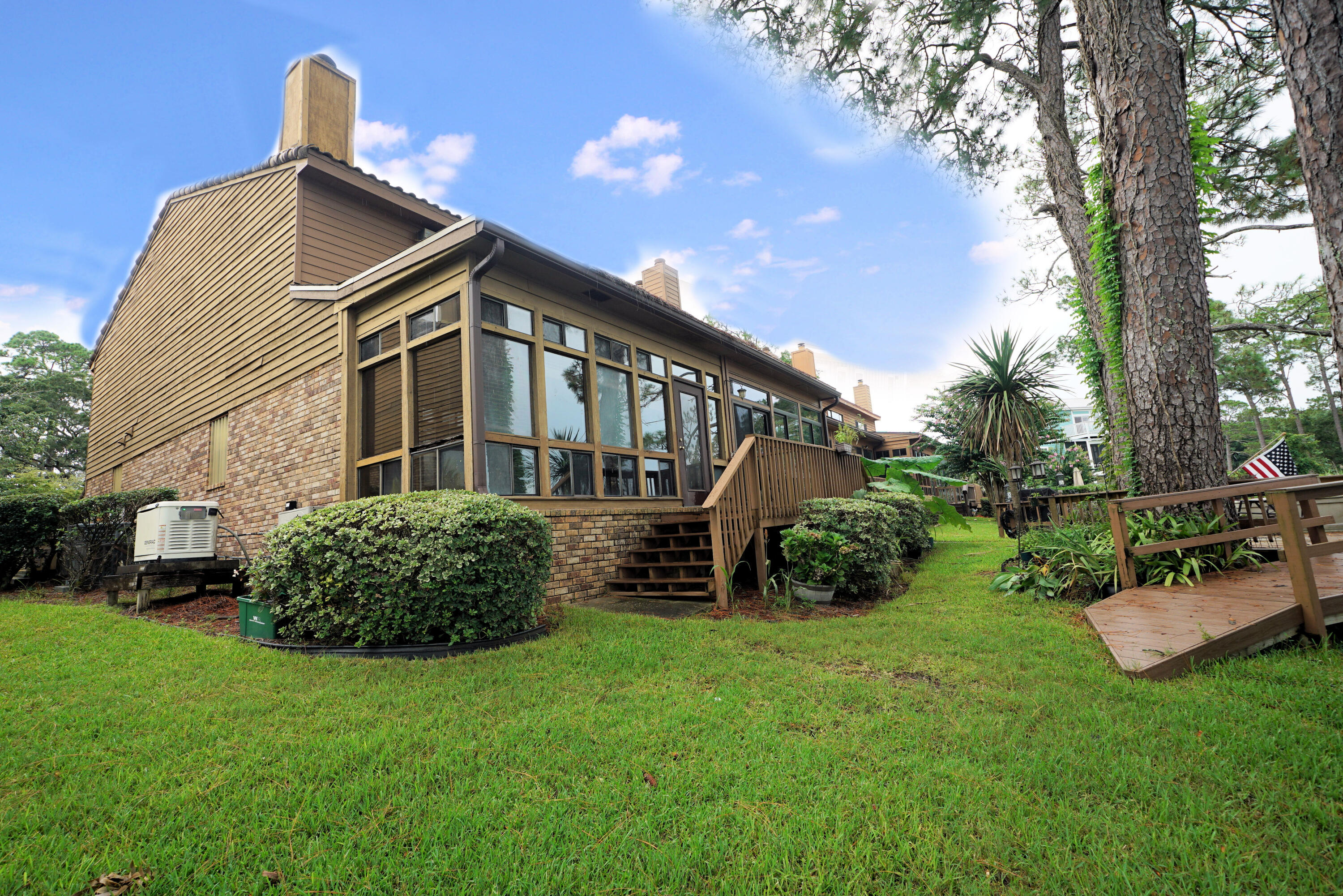 WATER OAKS 4 T/H - Residential