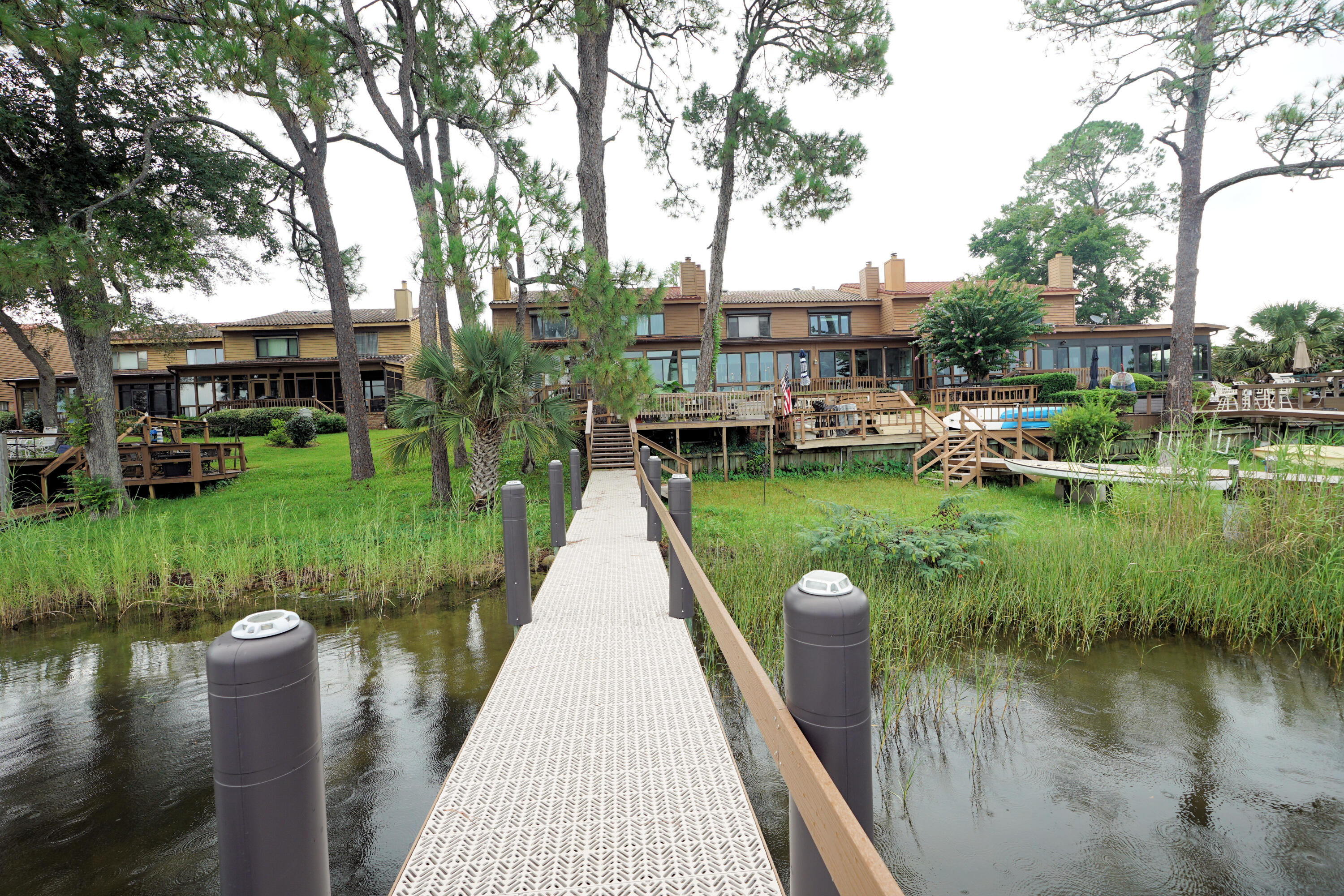 WATER OAKS 4 T/H - Residential