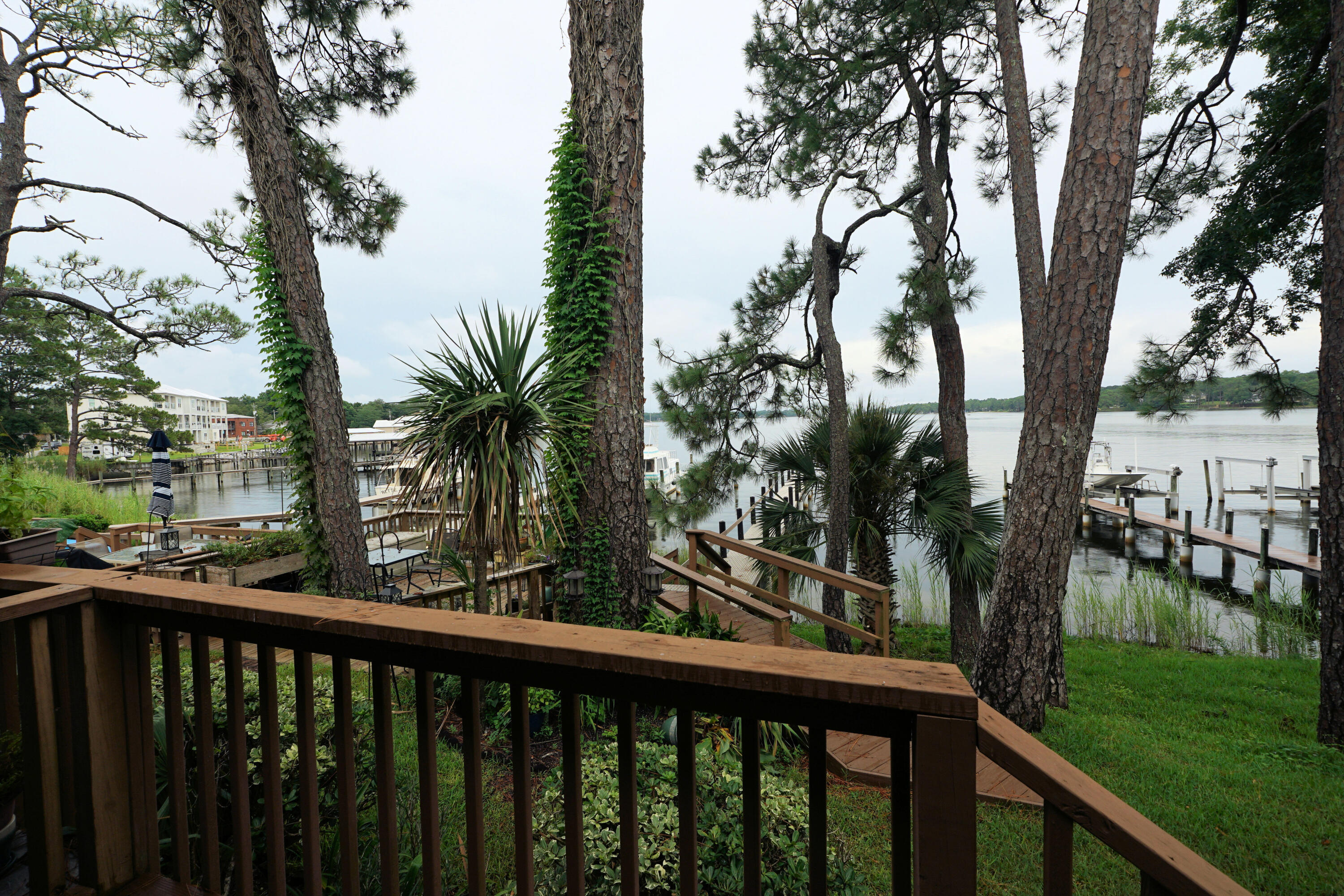 WATER OAKS 4 T/H - Residential
