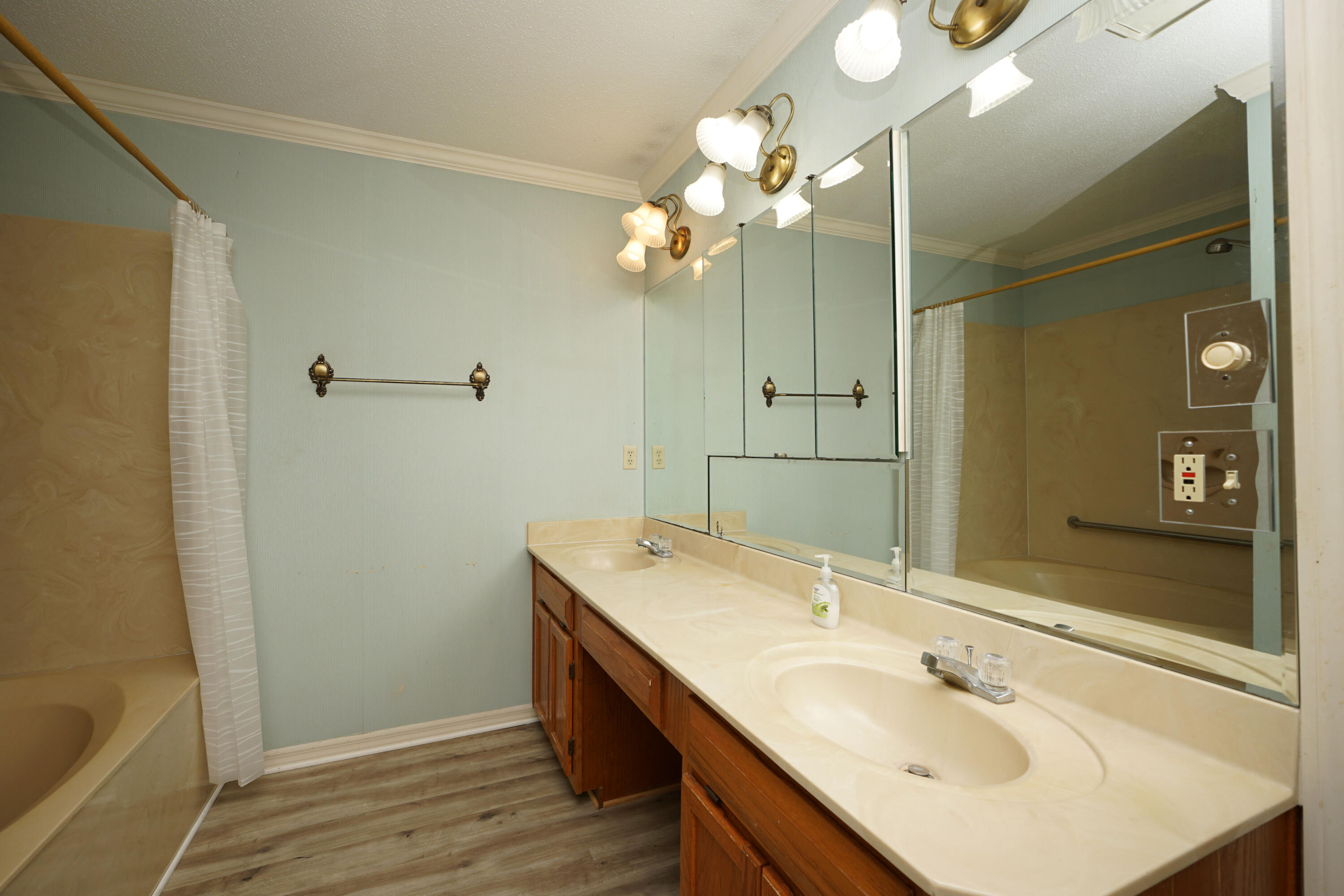 WATER OAKS 4 T/H - Residential