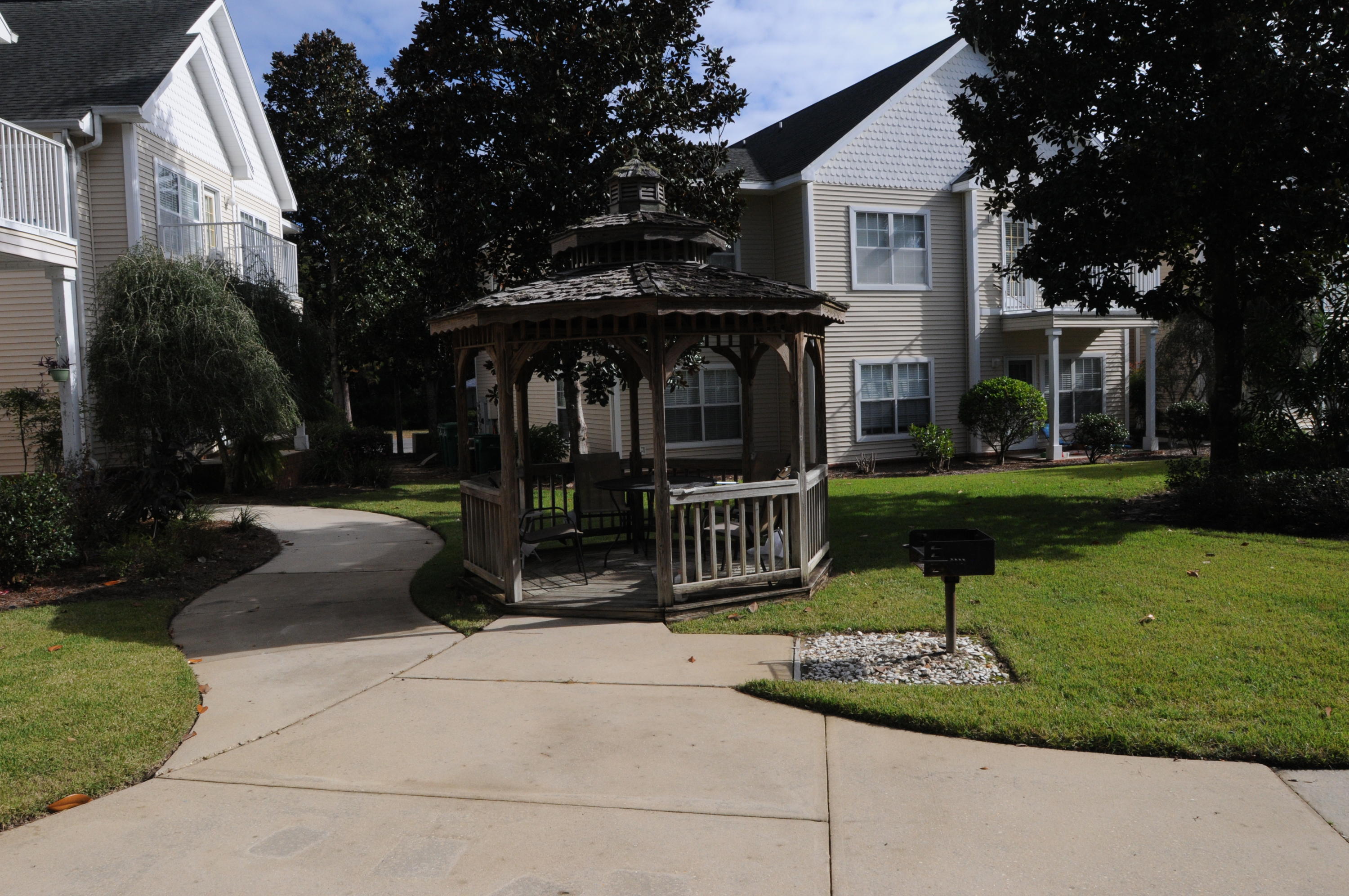 THE OAKS AT NICEVILLE - Residential