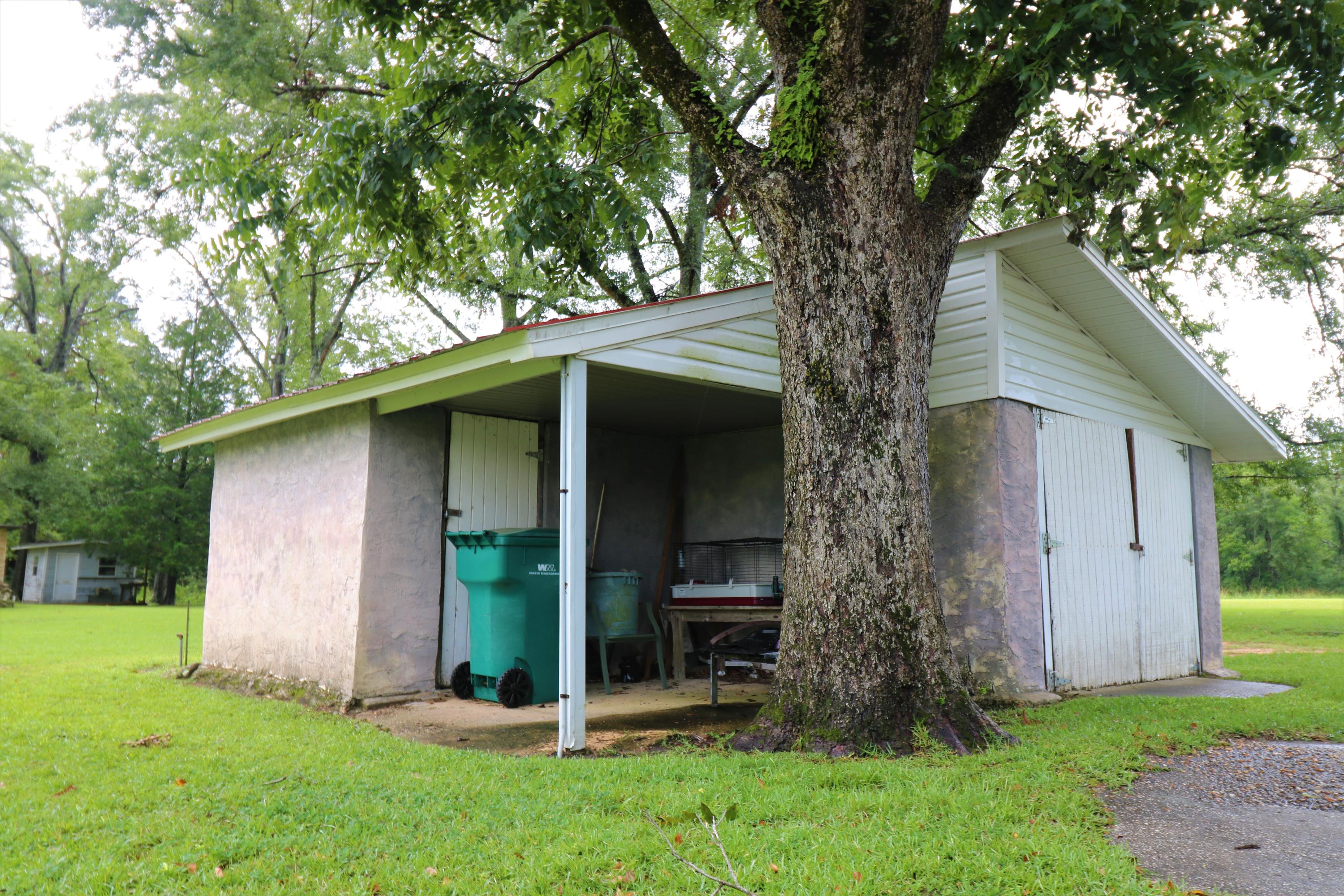 NO RECORDED SUBDIVISION - Residential