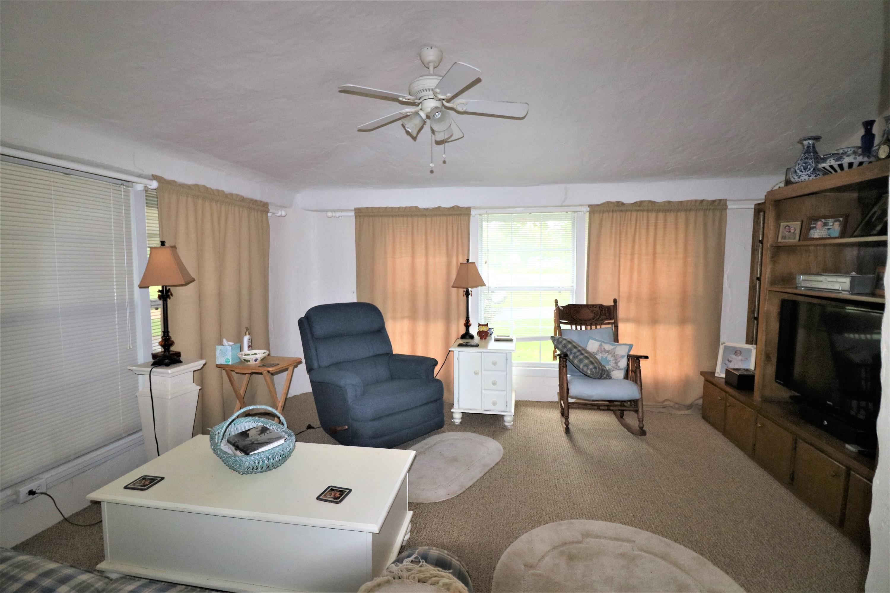 NO RECORDED SUBDIVISION - Residential