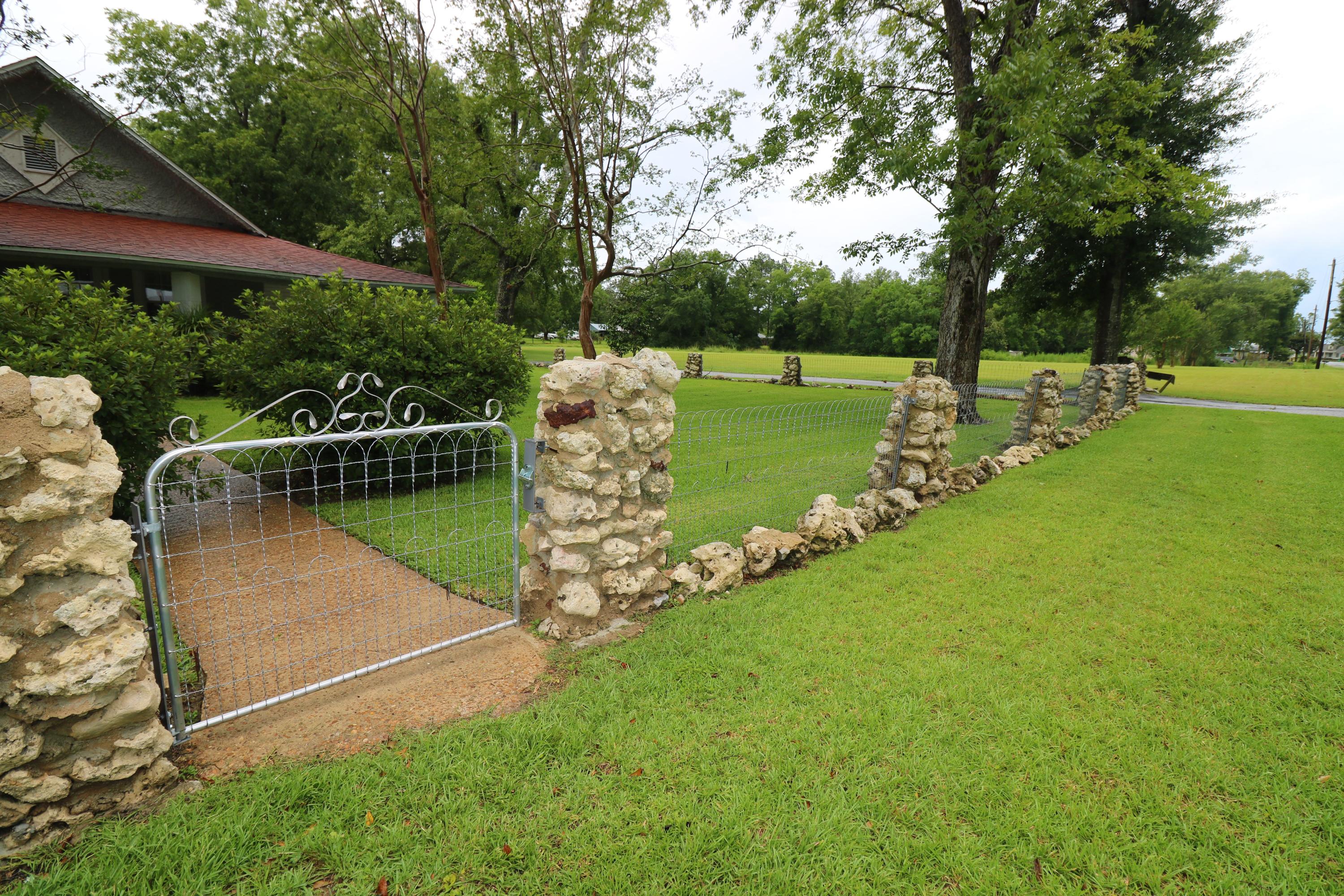 NO RECORDED SUBDIVISION - Residential