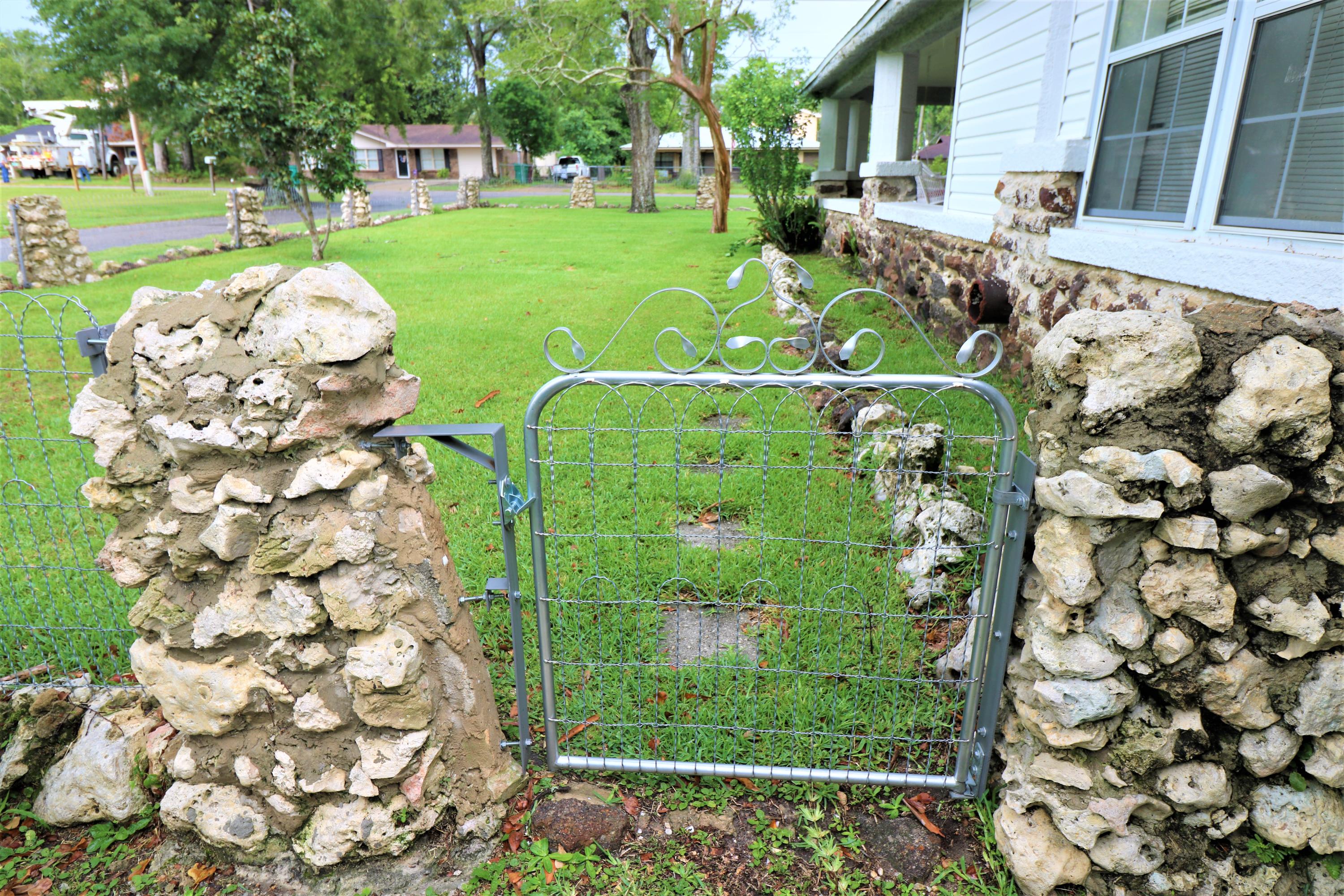 NO RECORDED SUBDIVISION - Residential