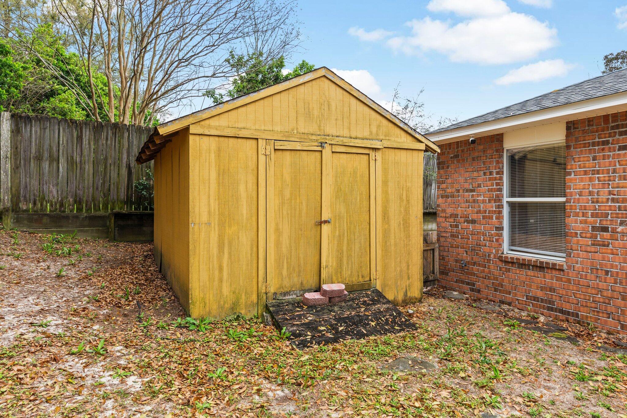 COUNTRYVIEW ESTATES 9TH ADDN - Residential Lease