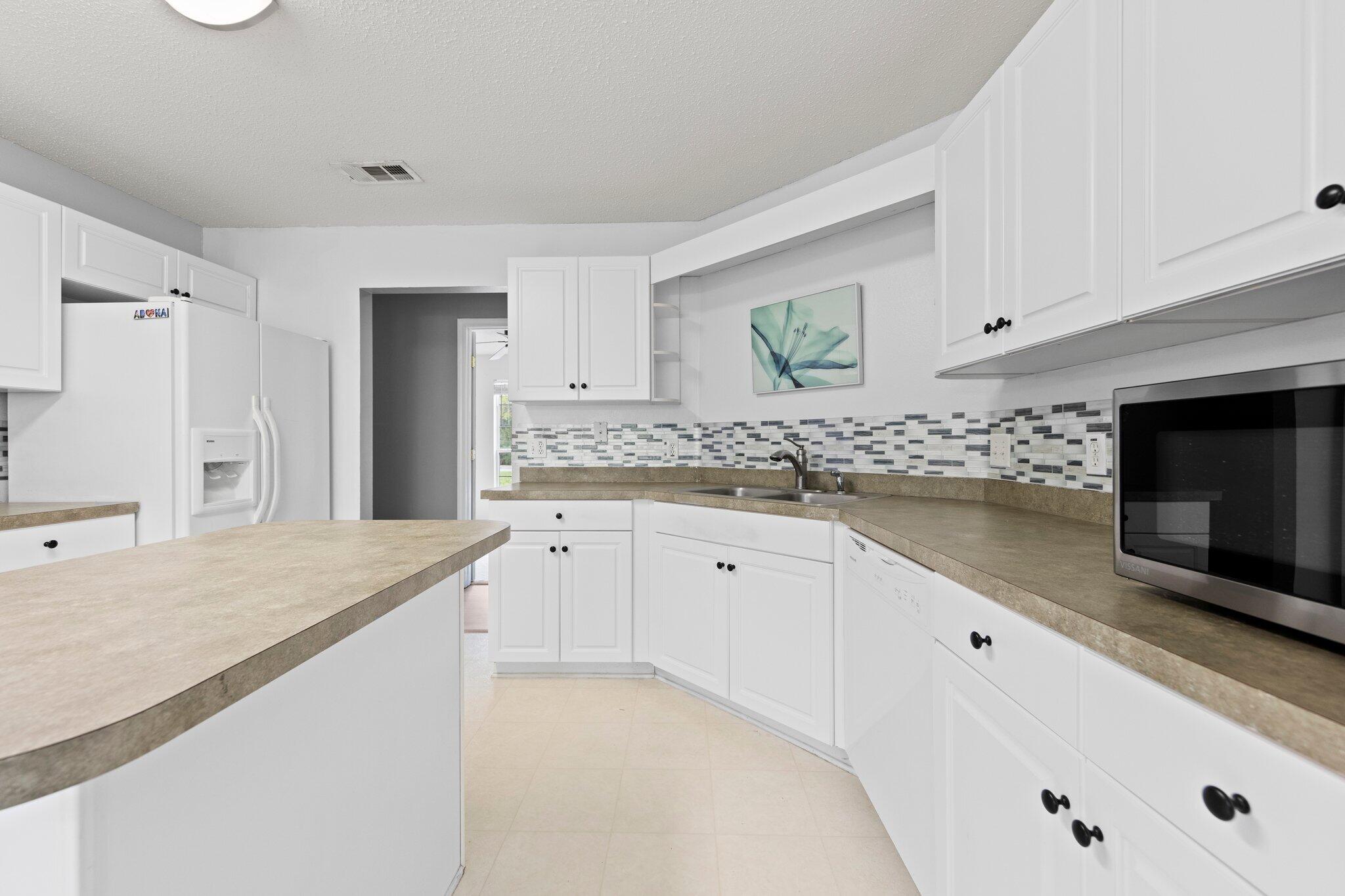 COUNTRYVIEW ESTATES 9TH ADDN - Residential Lease