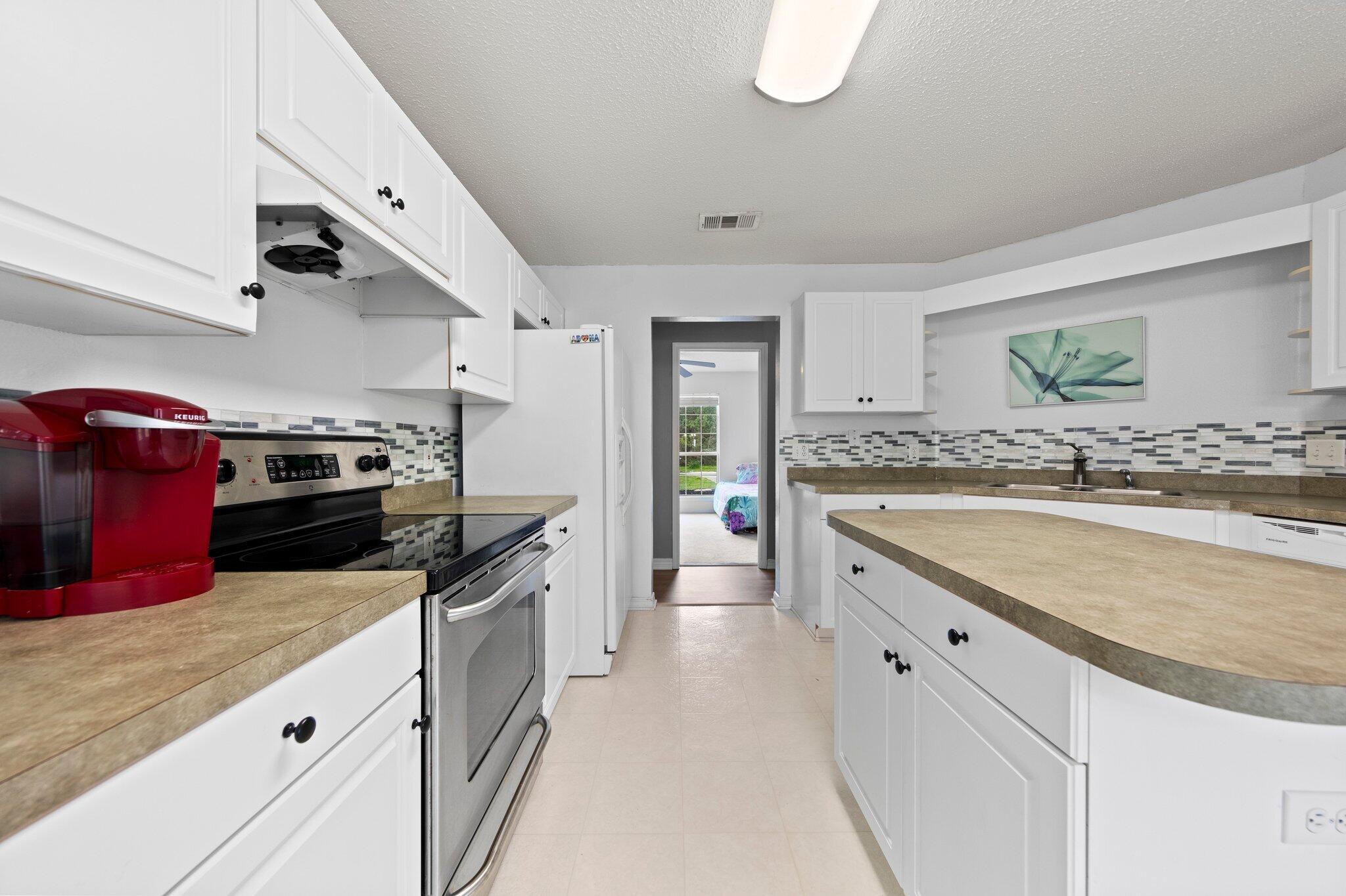 COUNTRYVIEW ESTATES 9TH ADDN - Residential Lease