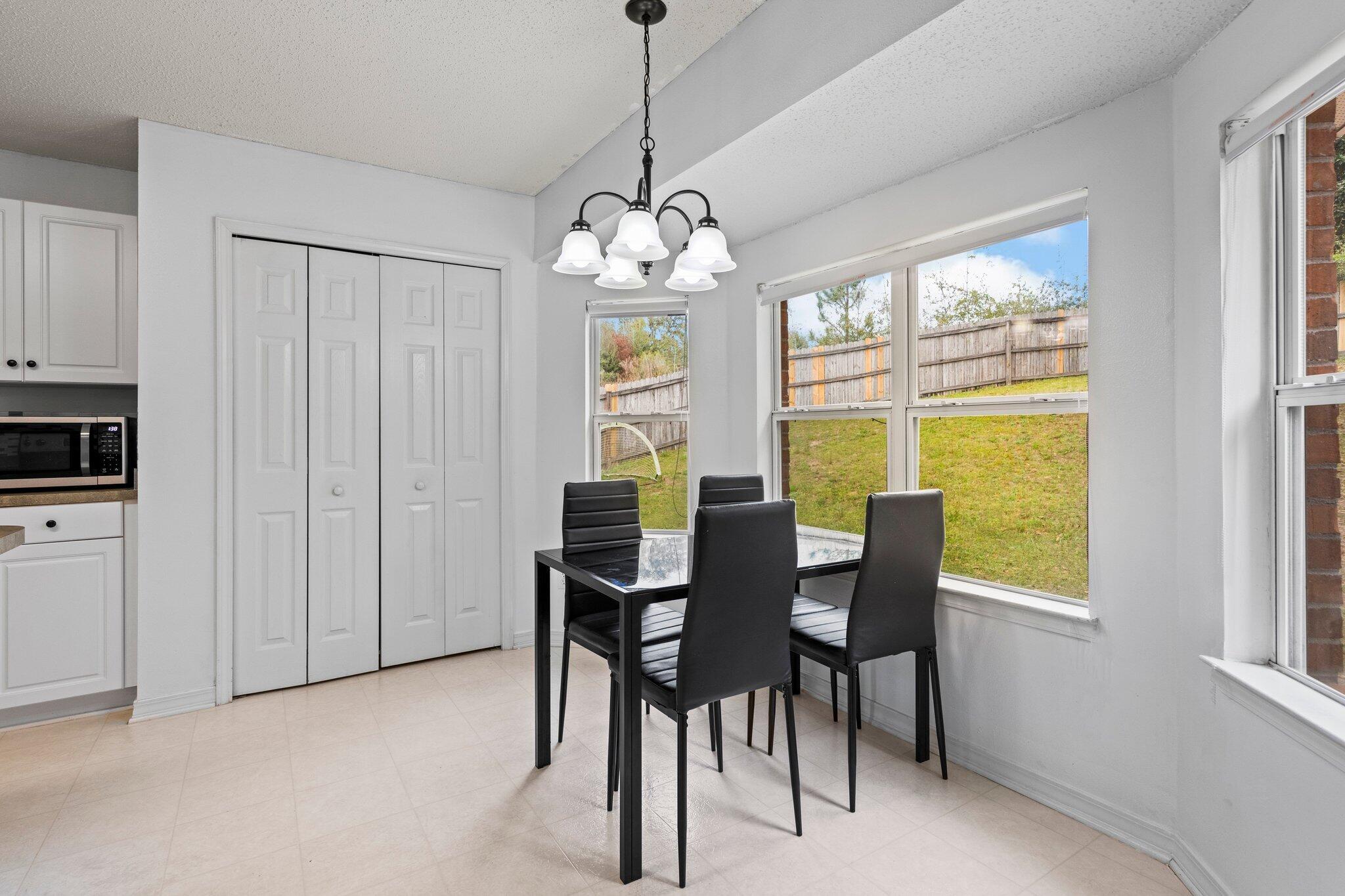 COUNTRYVIEW ESTATES 9TH ADDN - Residential Lease