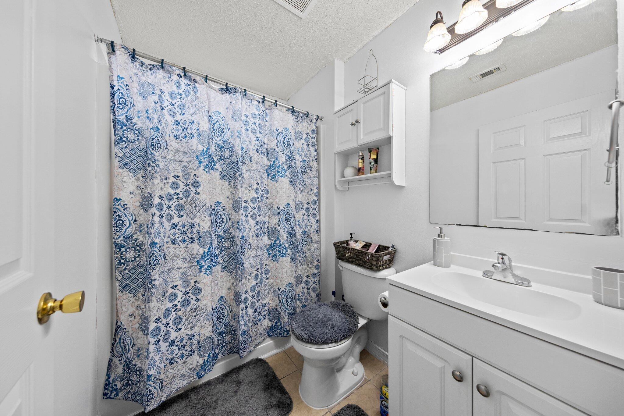 COUNTRYVIEW ESTATES 9TH ADDN - Residential Lease