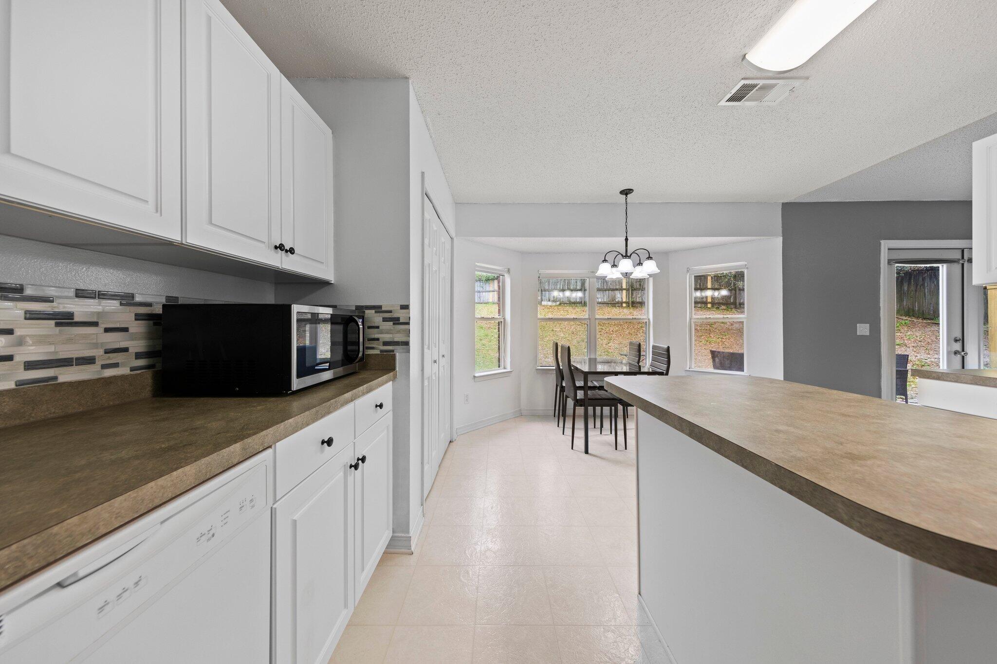 COUNTRYVIEW ESTATES 9TH ADDN - Residential Lease