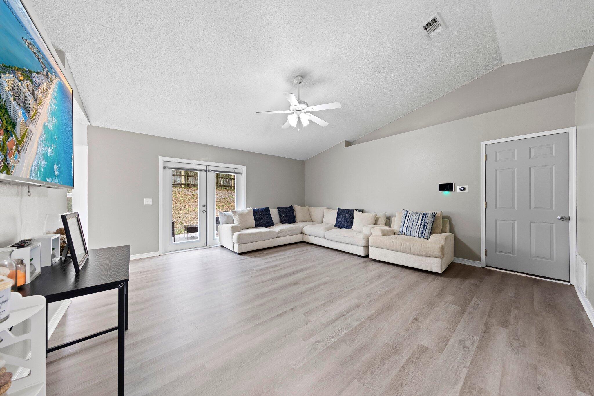 COUNTRYVIEW ESTATES 9TH ADDN - Residential Lease